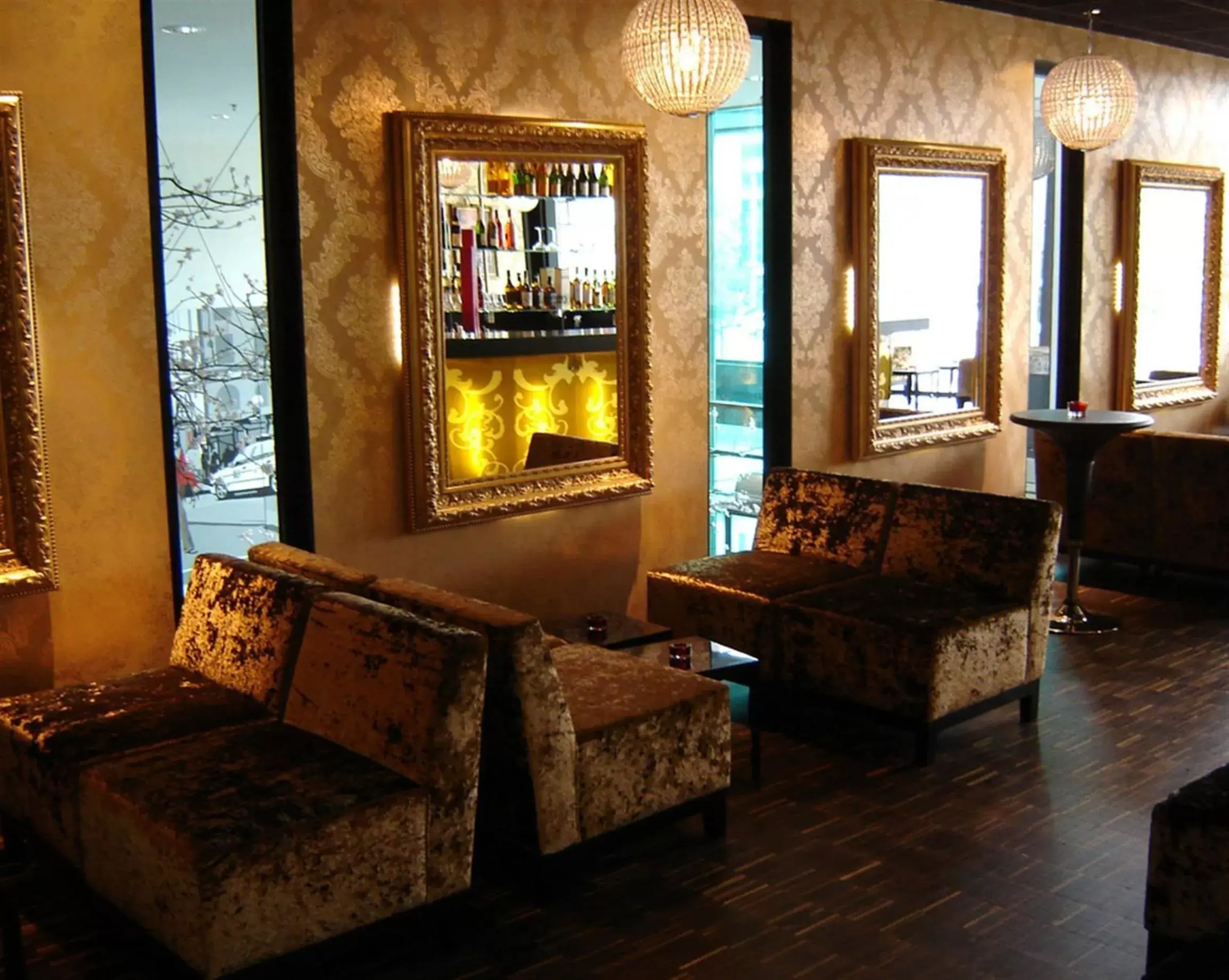 Lounge or bar, Seating Area in First Hotel G