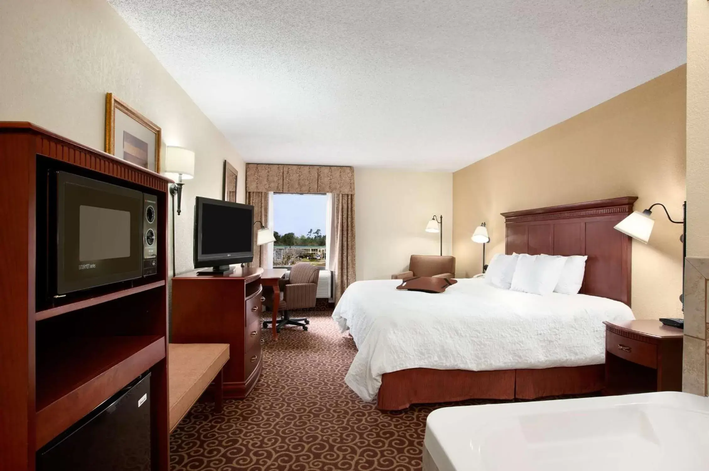 Bed in Hampton Inn Slidell Bed in Hampton Inn Slidell