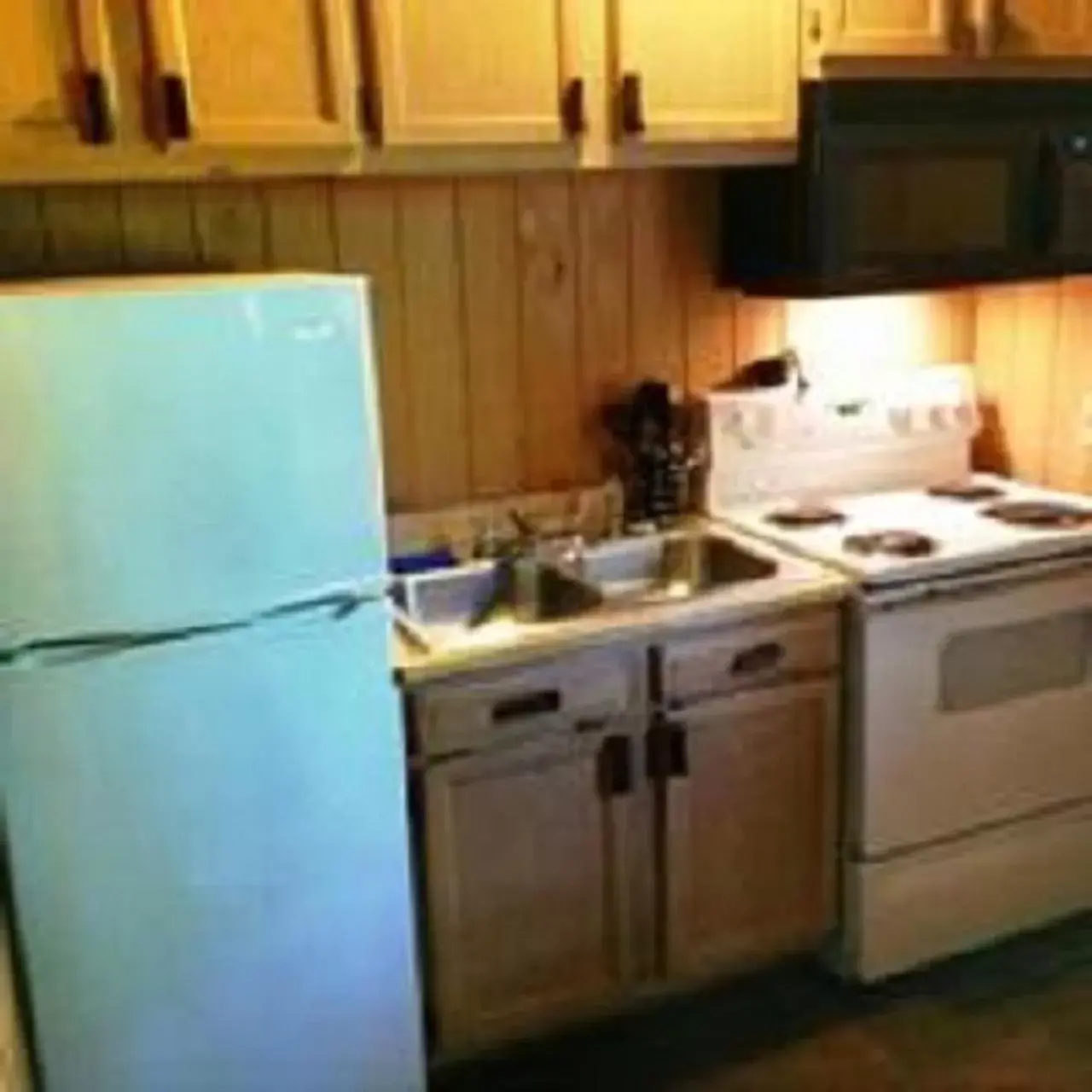 Kitchen/Kitchenette in The Smoke House Lodge