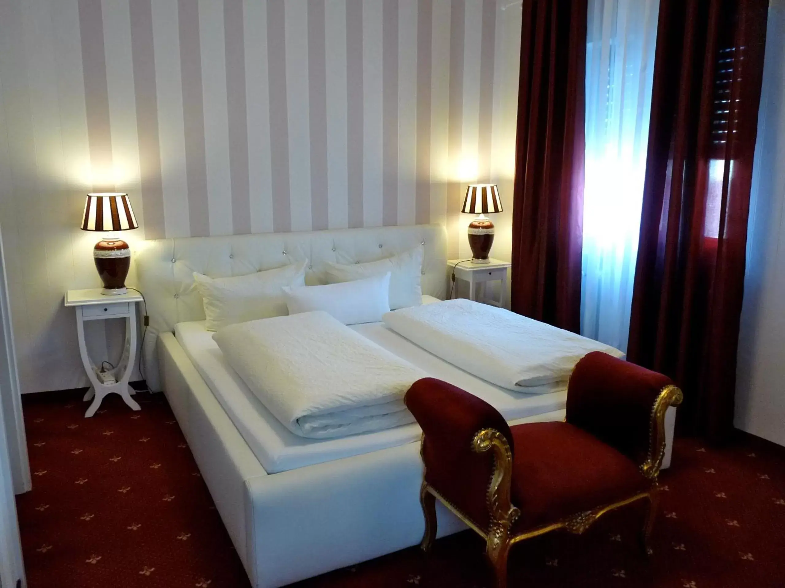 Photo of the whole room, Bed in Hotel Geissler