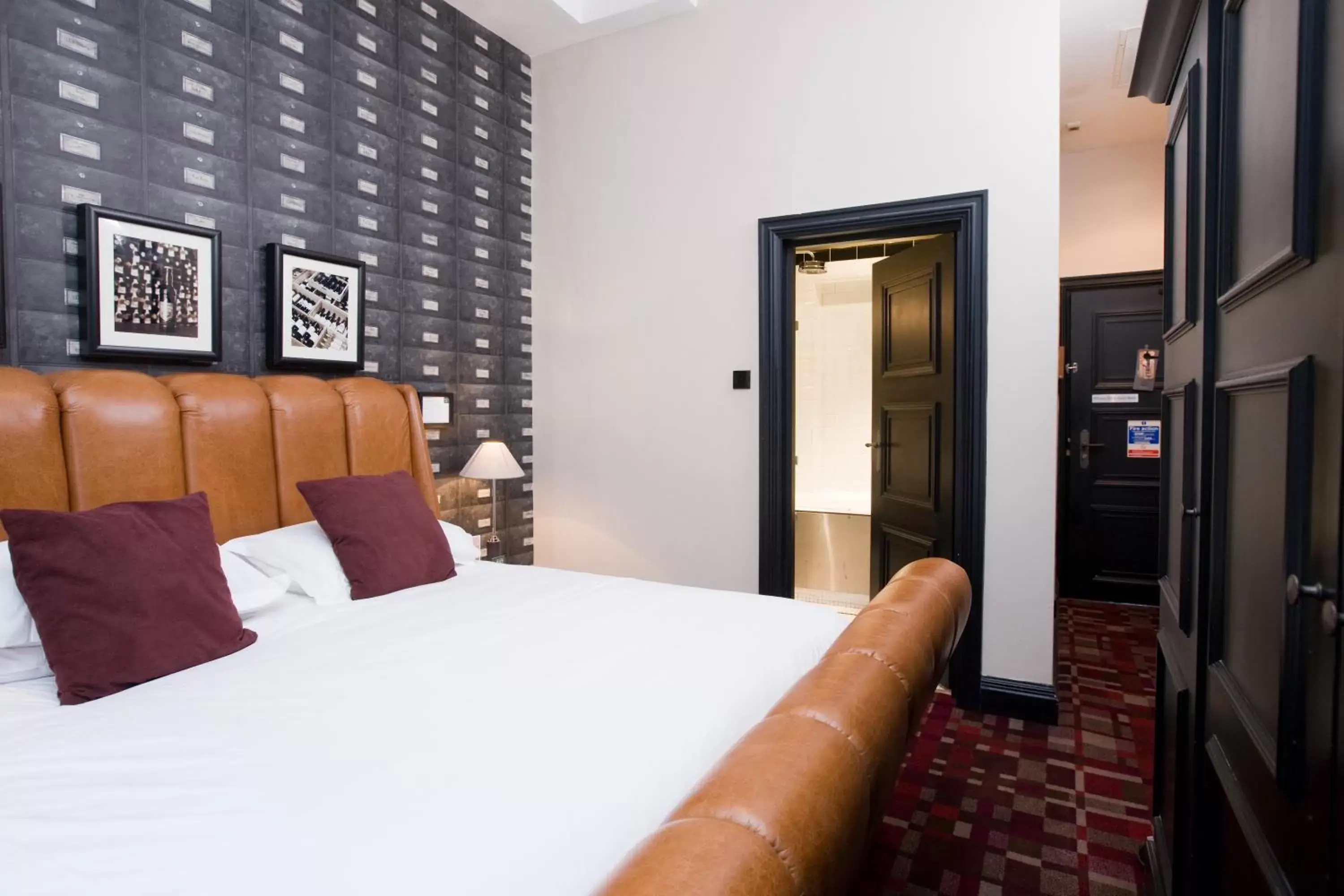 Photo of the whole room, Bed in Hotel du Vin Birmingham