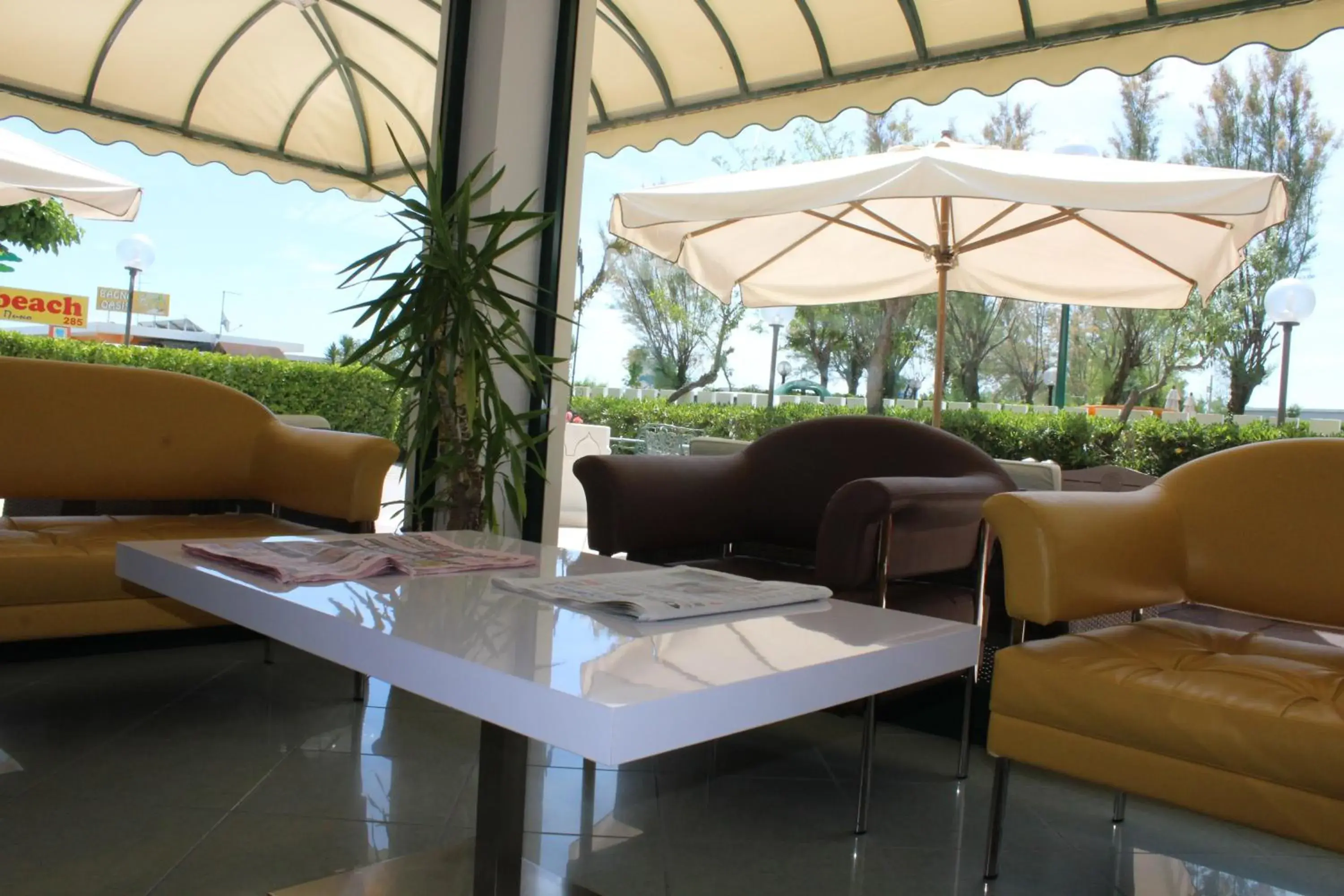 Lounge or bar, Seating Area in Abahotel