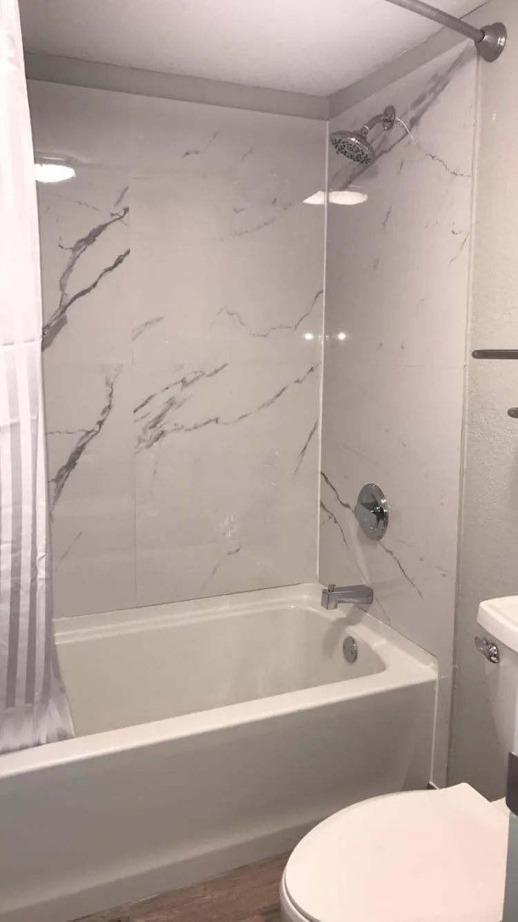 Toilet, Bathroom in Budgetel Inn & Suites Memphis