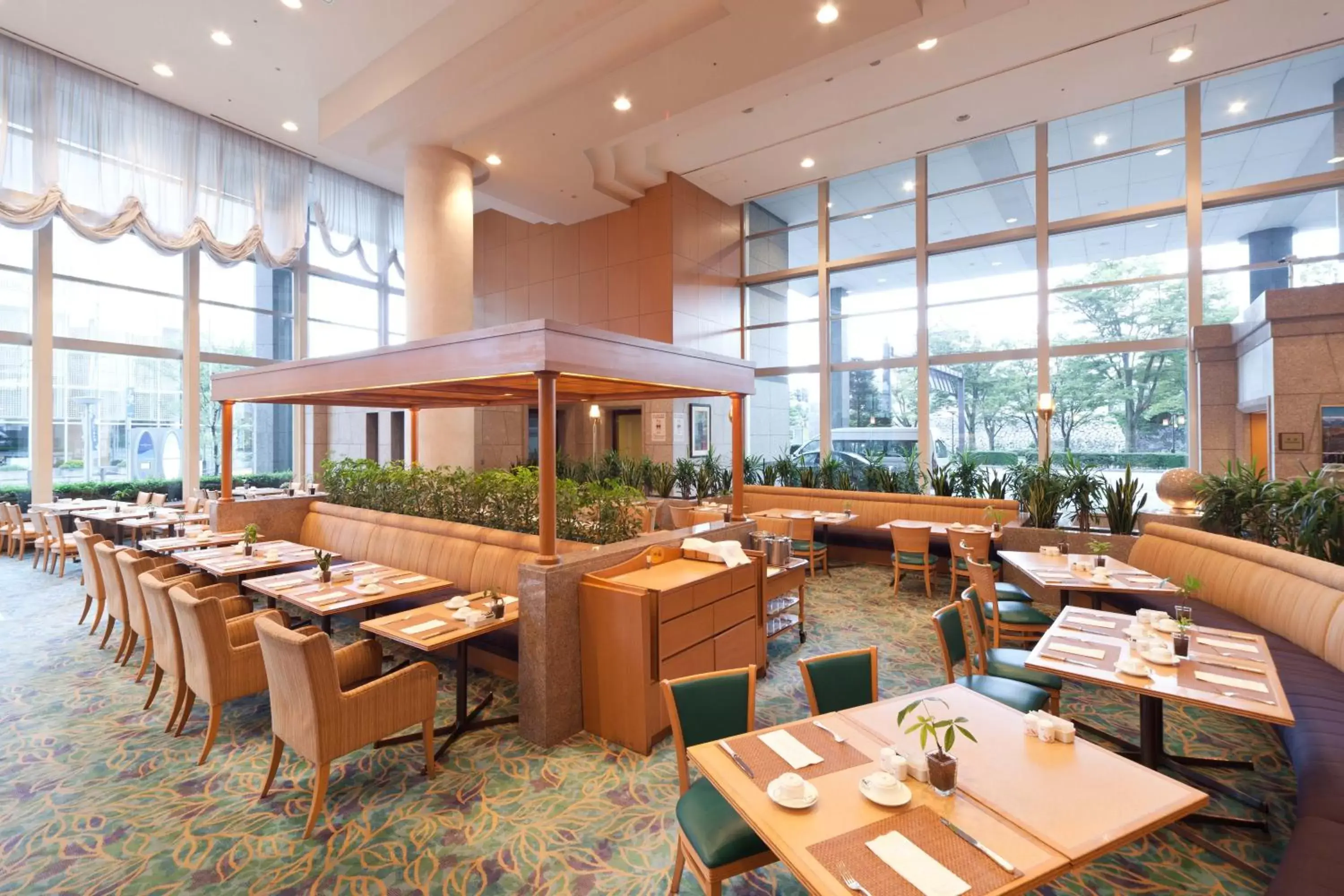 Breakfast, Restaurant/Places to Eat in ANA Crowne Plaza Toyama, an IHG Hotel