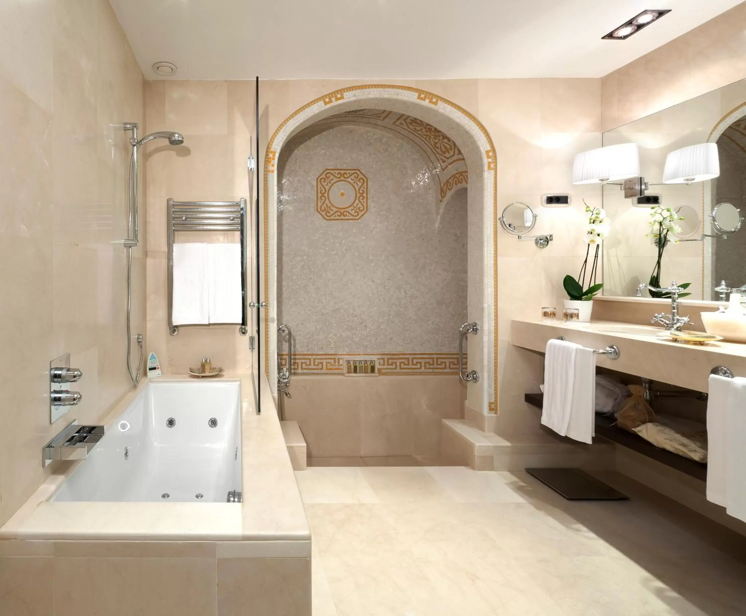 Bathroom in Hotel El Palace Barcelona
