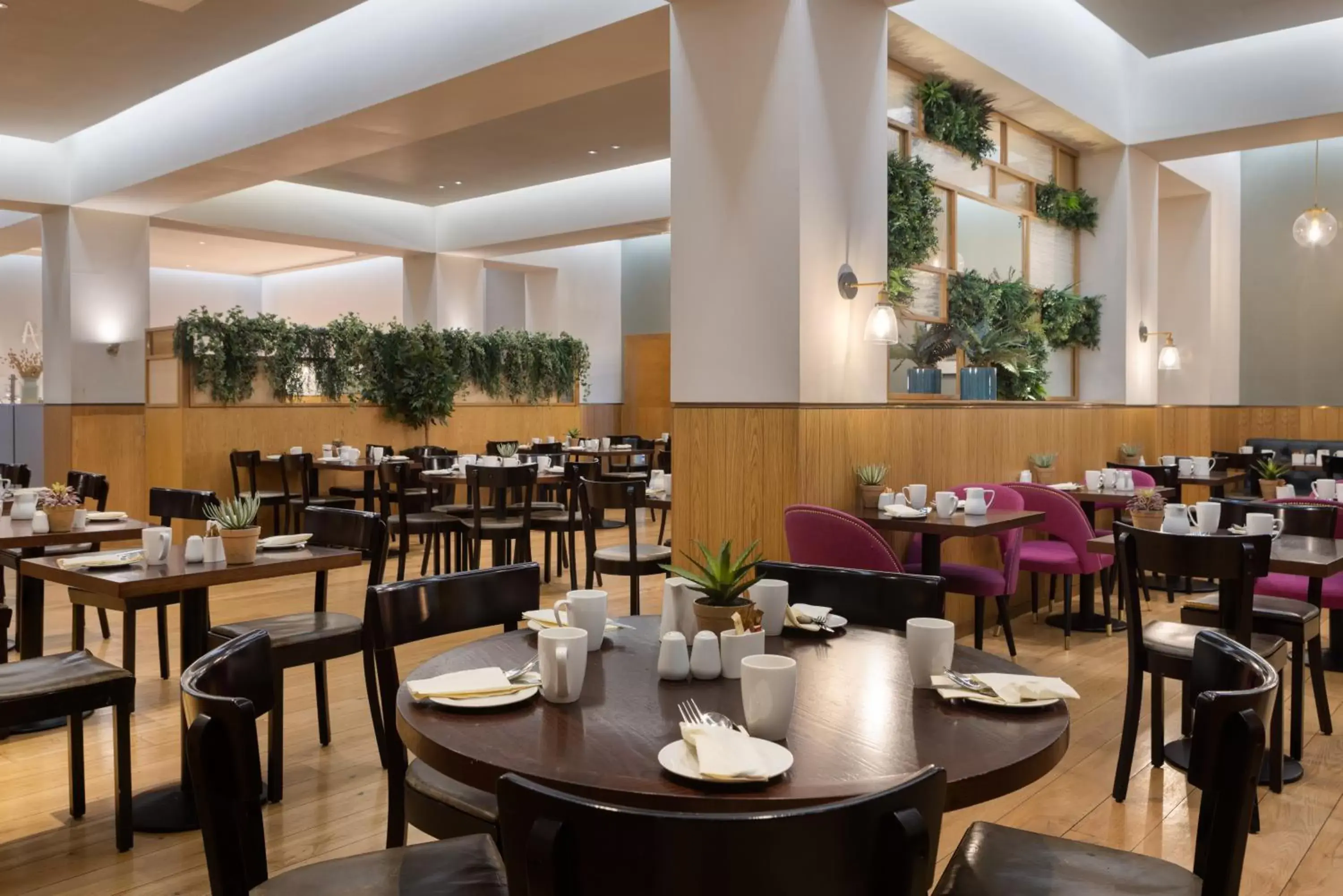Breakfast, Restaurant/Places to Eat in Hilton Glasgow