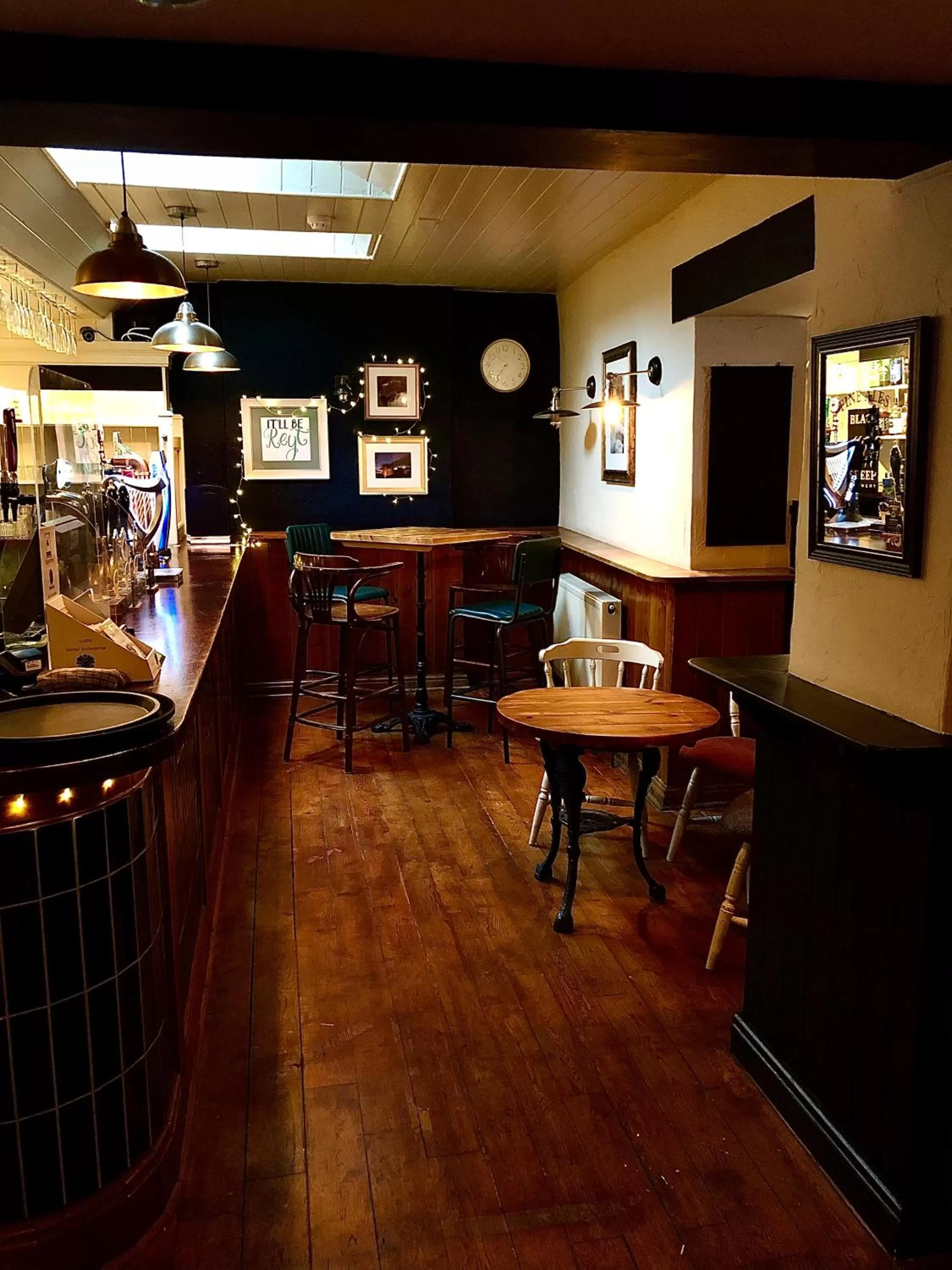 Lounge or bar in The Black Swan Hotel