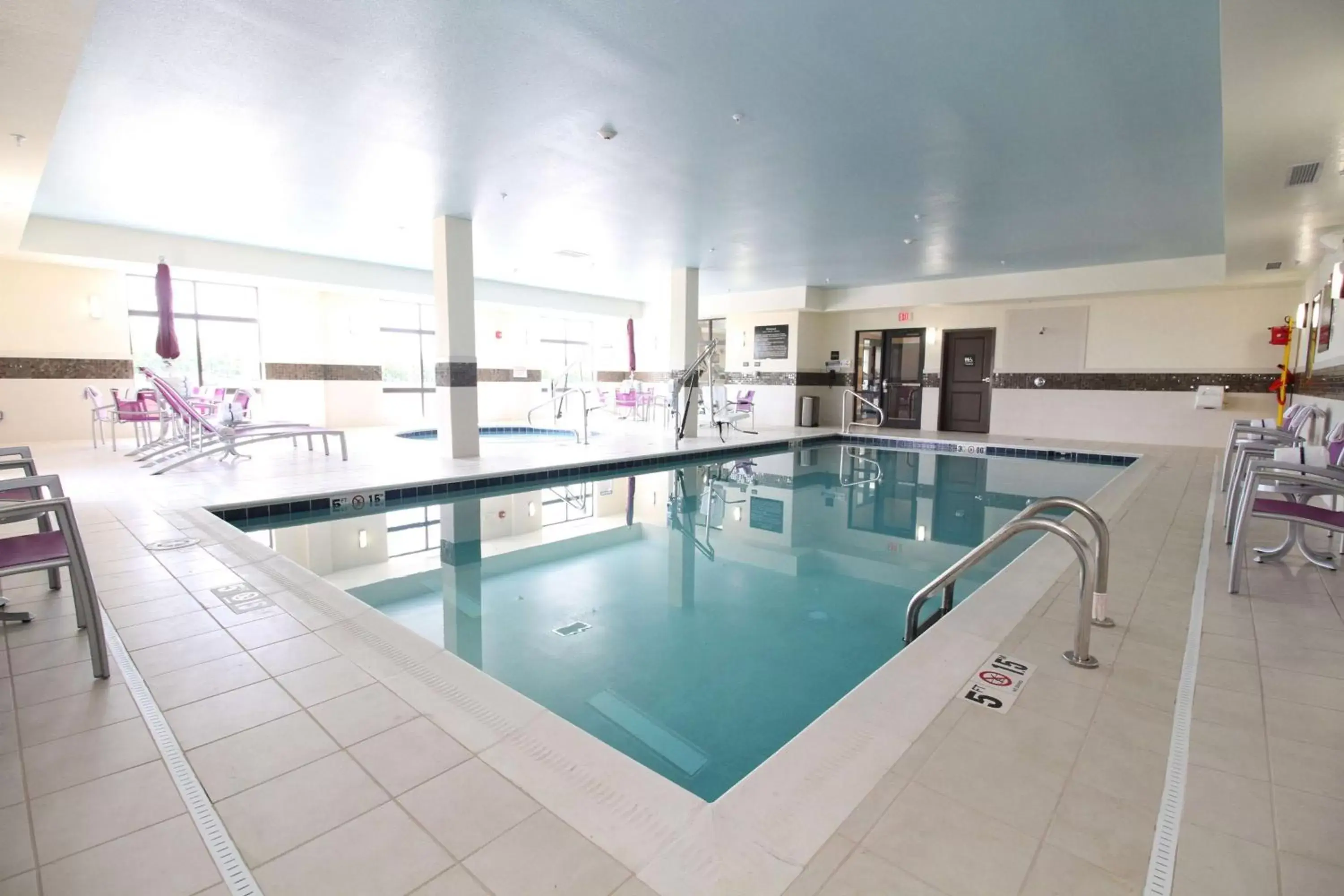 Pool view, Swimming Pool in Hampton Inn and Suites Sandusky/Milan