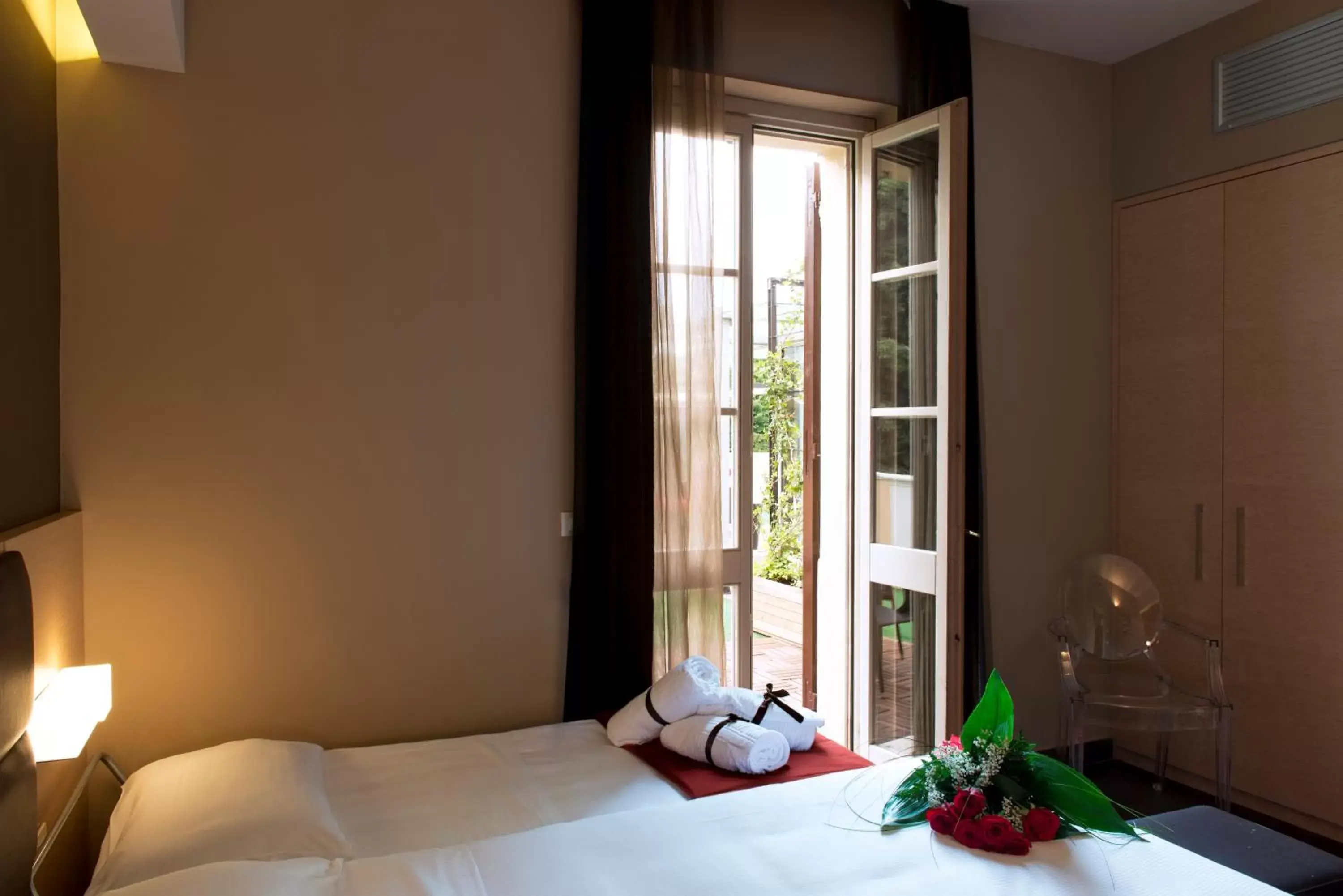 Balcony/Terrace, Bed in Villa dei Platani Boutique Hotel & SPA