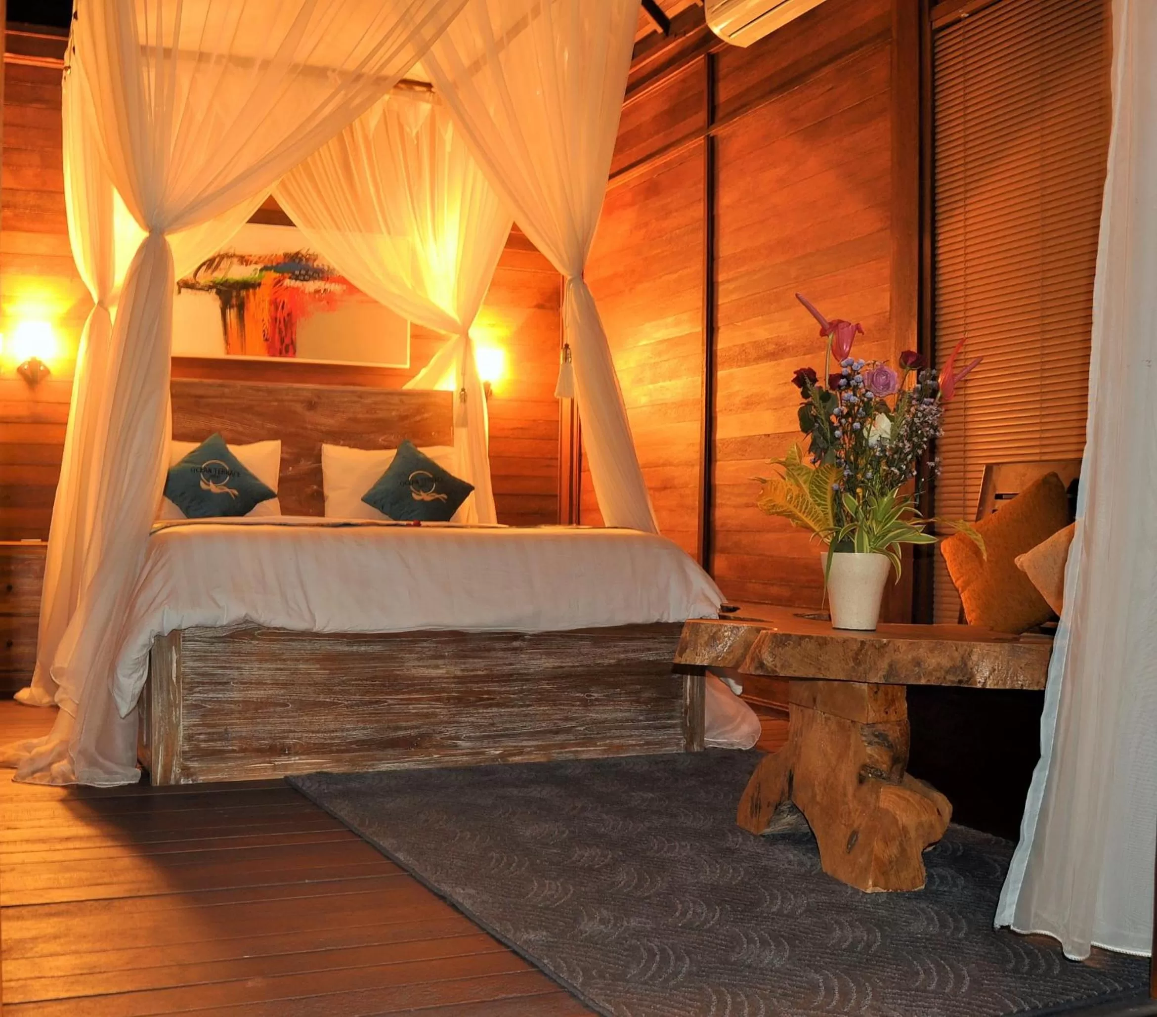 Garden view, Bed in Ocean Terrace Suite And Spa Luxury