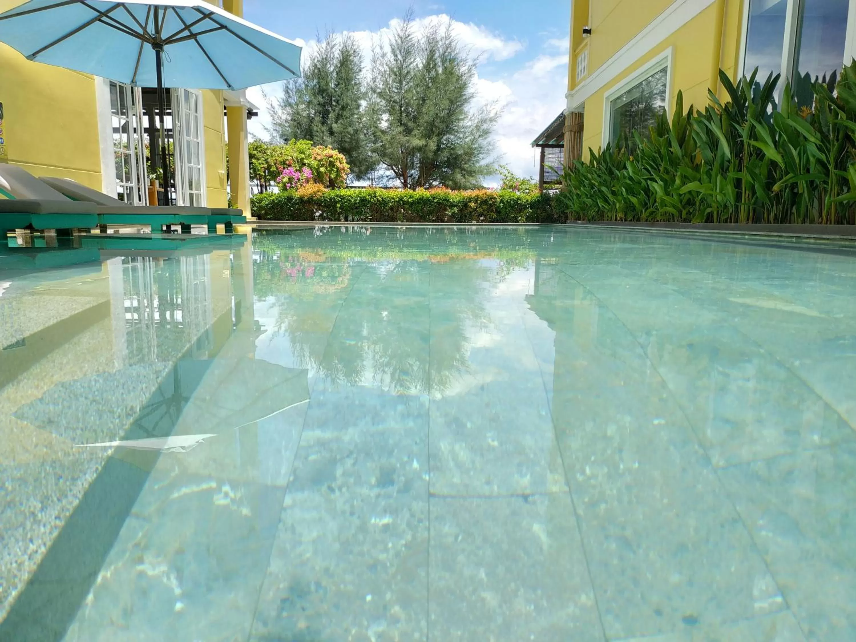 Swimming Pool in TRIPLE Riverside Villa Hotel HoiAn
