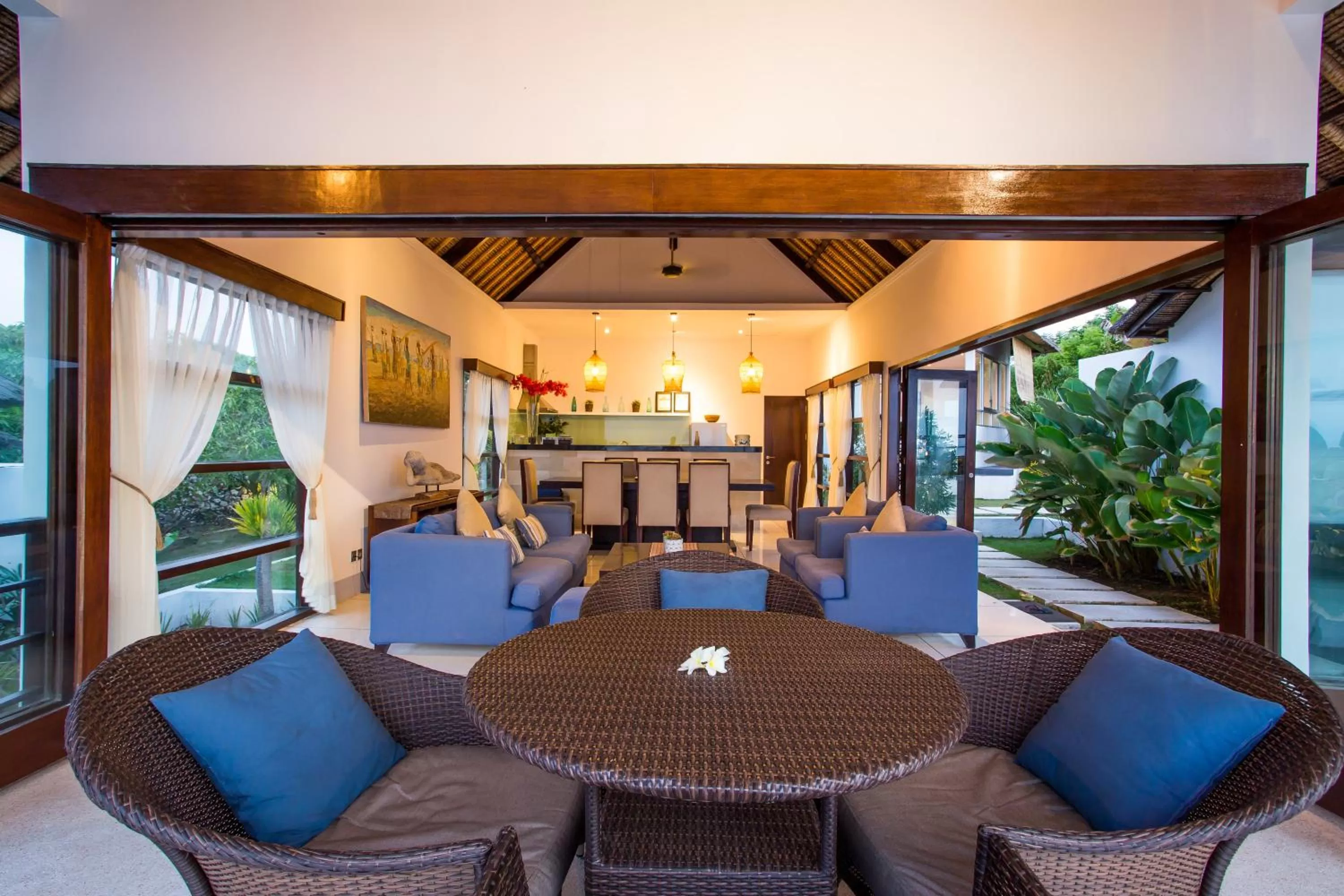 Restaurant/places to eat in The Point Resort Lembongan