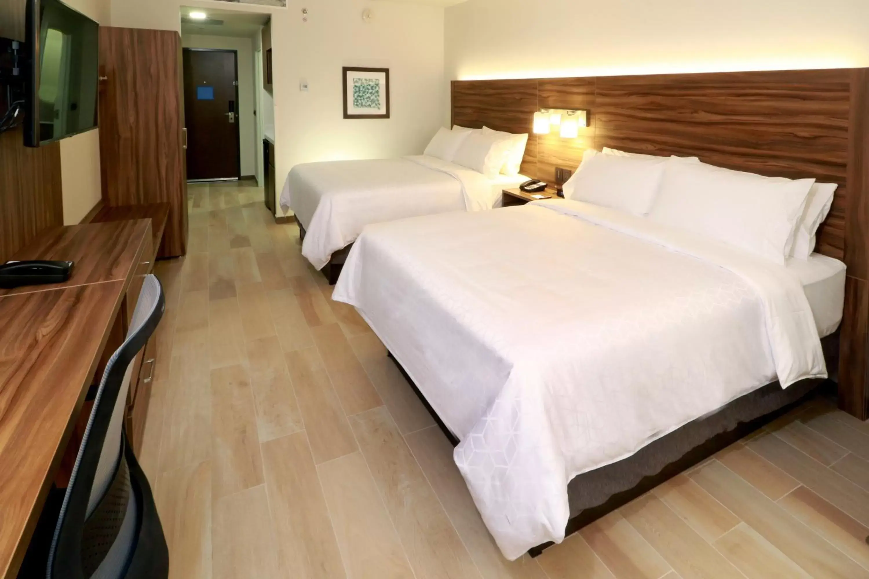 Photo of the whole room, Bed in Holiday Inn Express & Suites - Playa del Carmen, an IHG Hotel