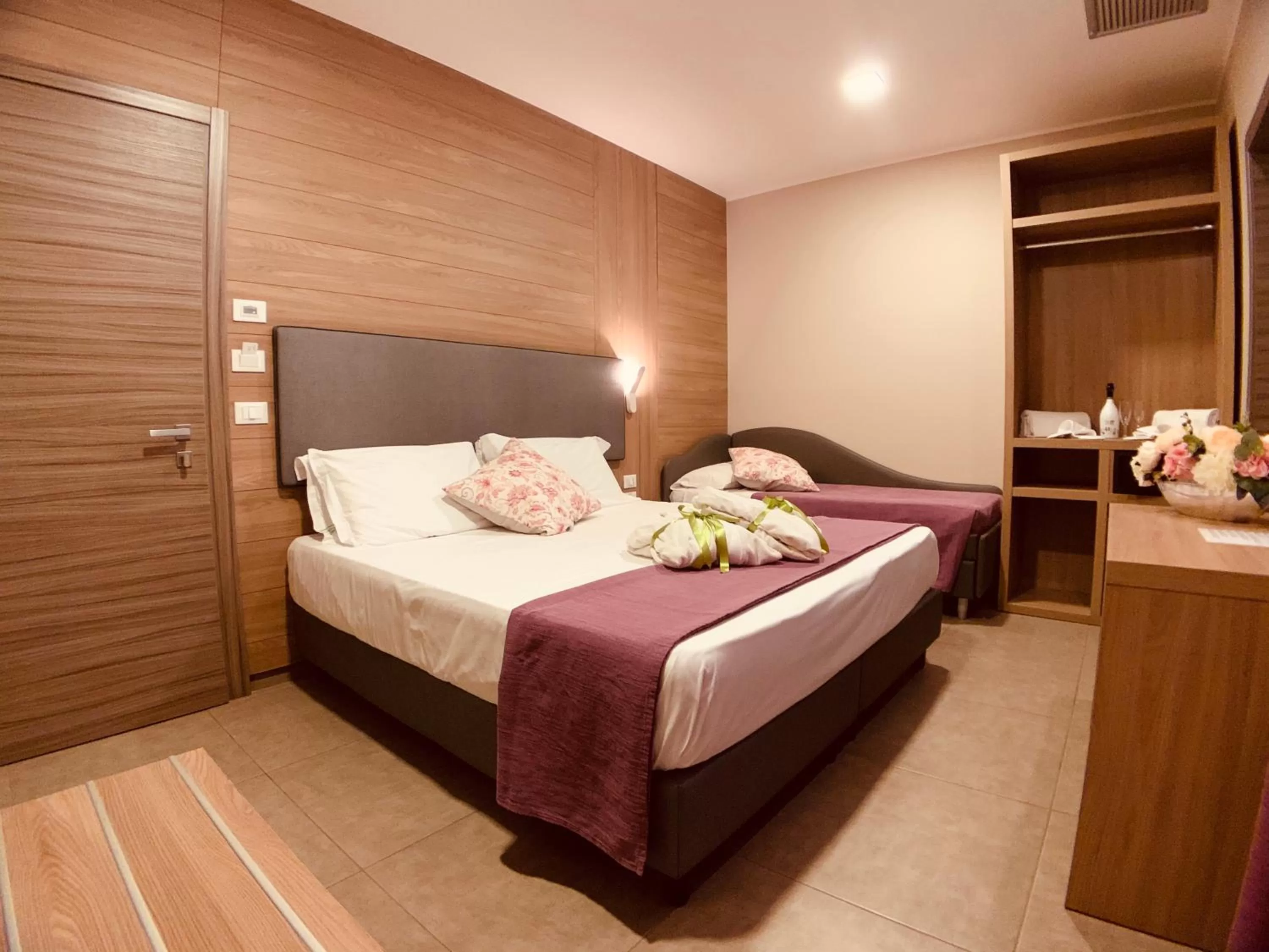 Photo of the whole room, Bed in Hotel Smeraldo