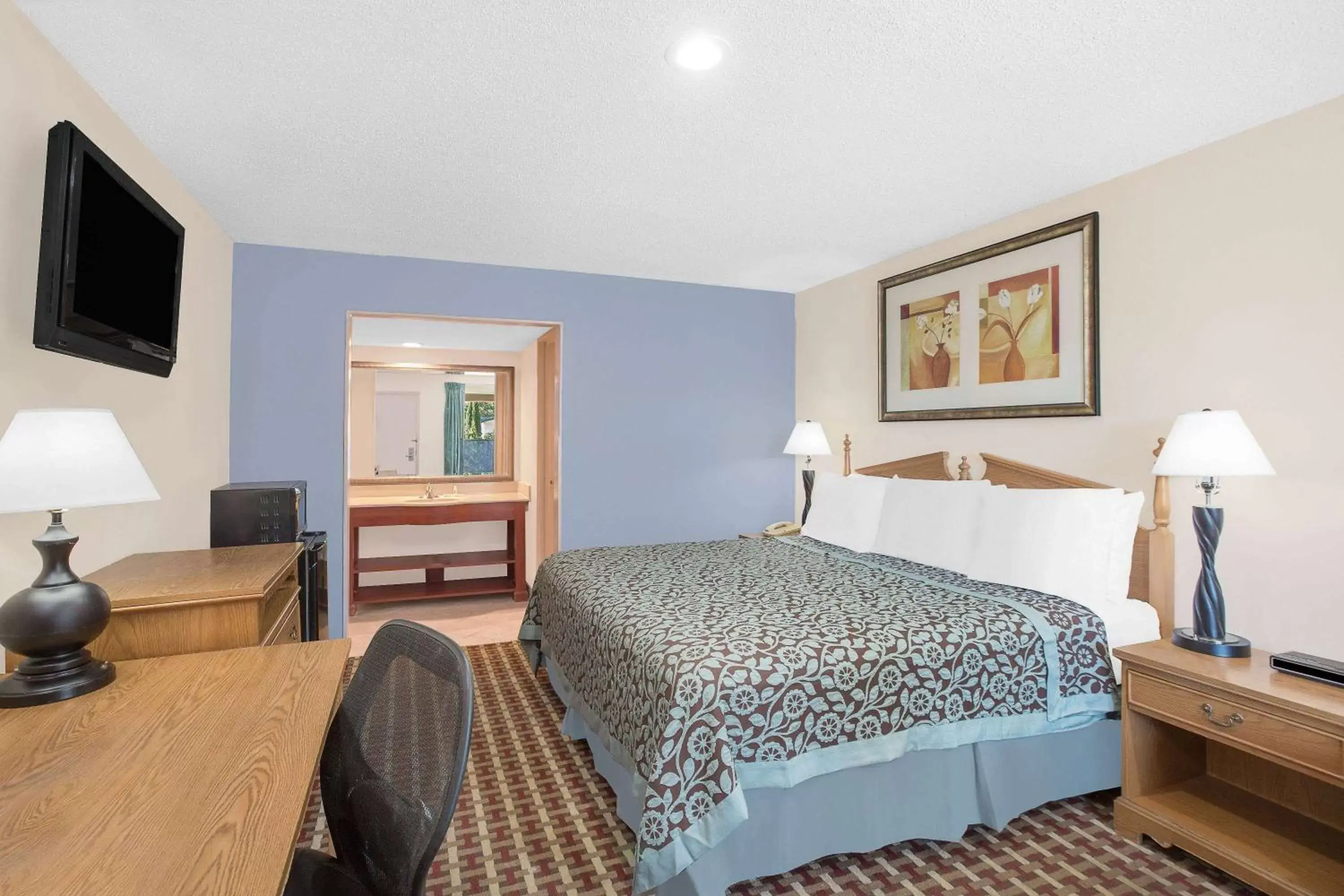 Photo of the whole room, Bed in Days Inn by Wyndham Attalla
