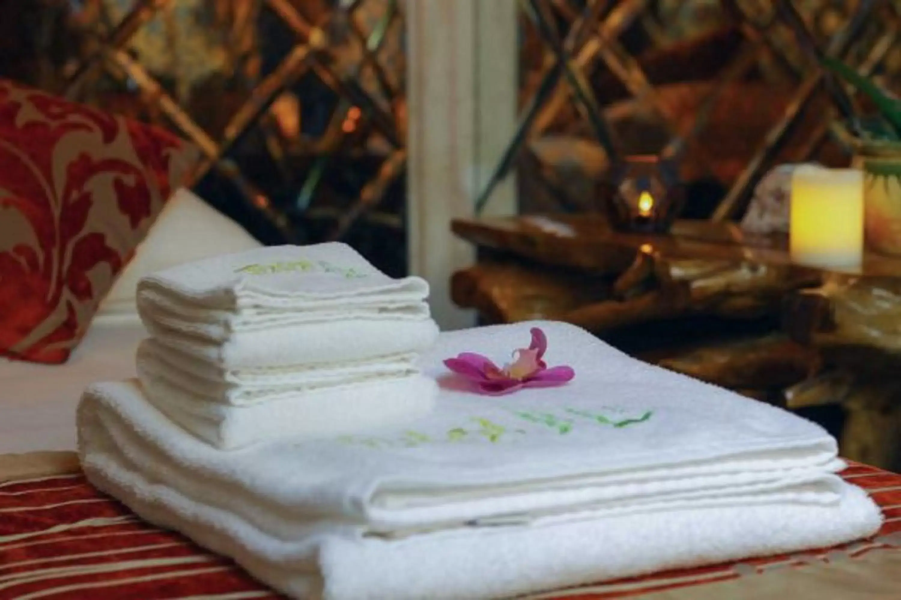 Massage, Bed in Telal Resort Al Ain