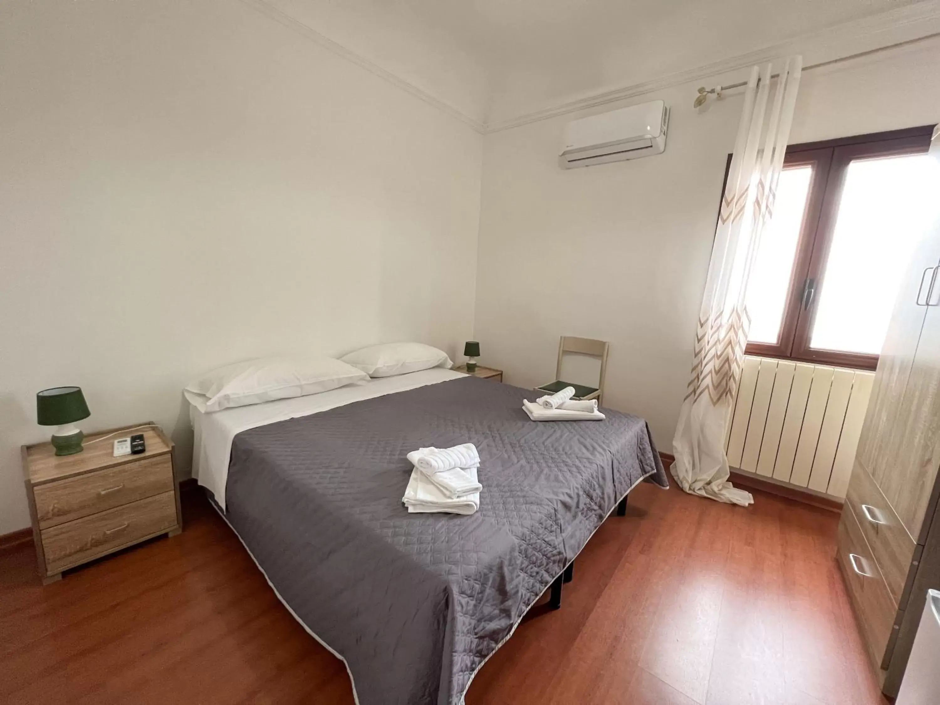Double Room with Private External Bathroom in Night and Day Double Room with Private External Bathroom in Night and Day
