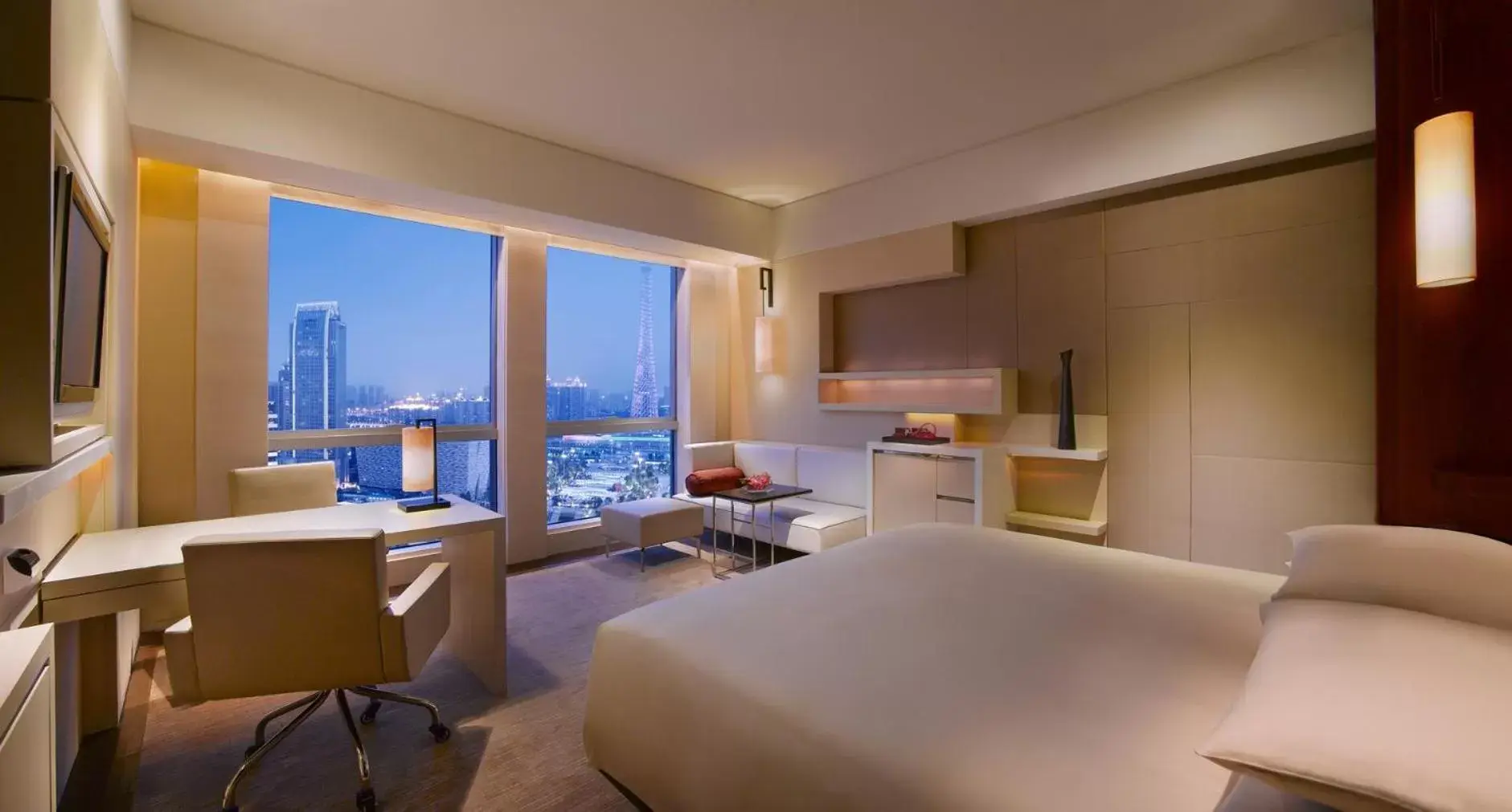 King Room with View in Grand Hyatt Guangzhou- Free Shuttle Bus to Canton Fair Complex during Canton Fair period
