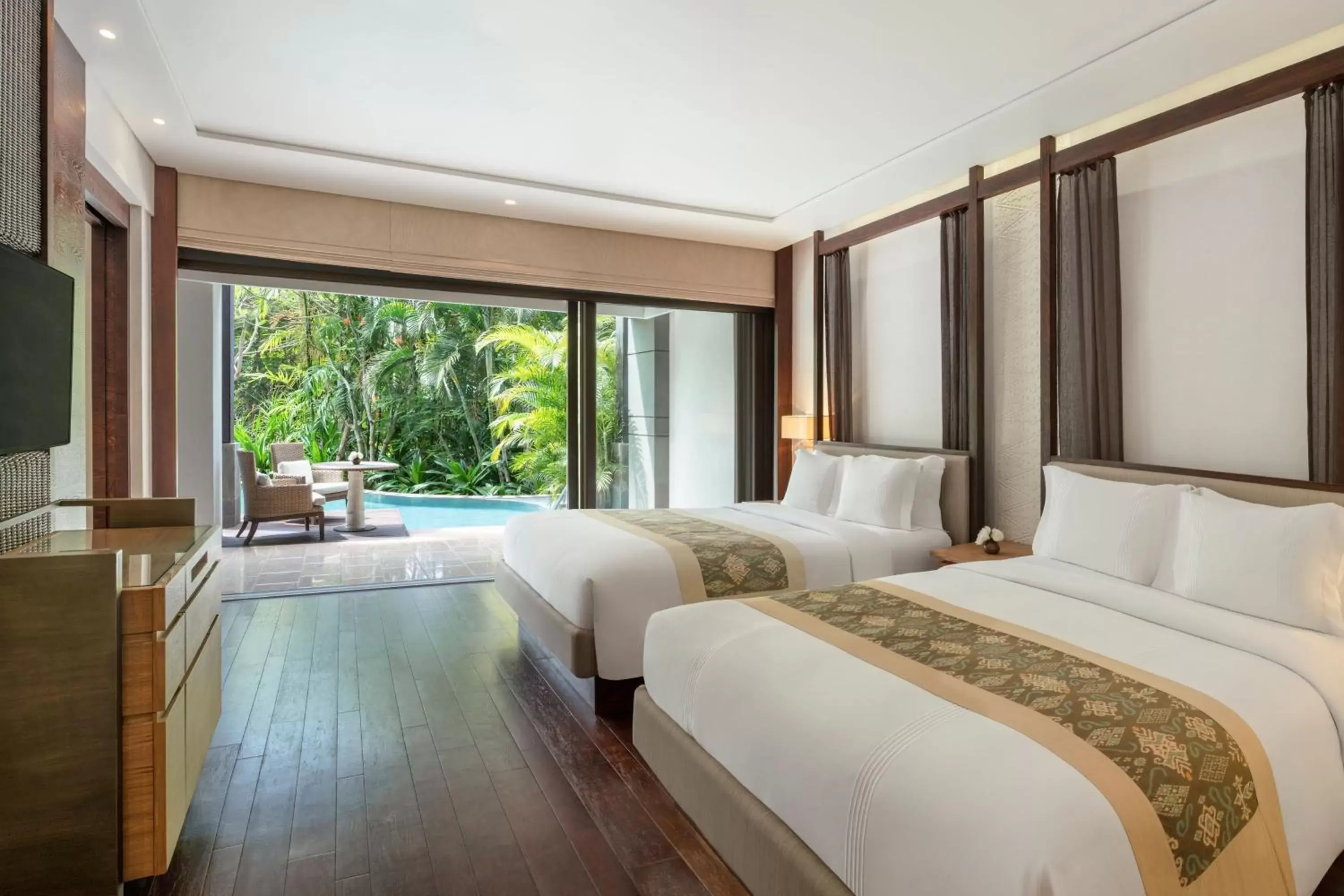 Swimming pool, Bed in The Ritz-Carlton Bali
