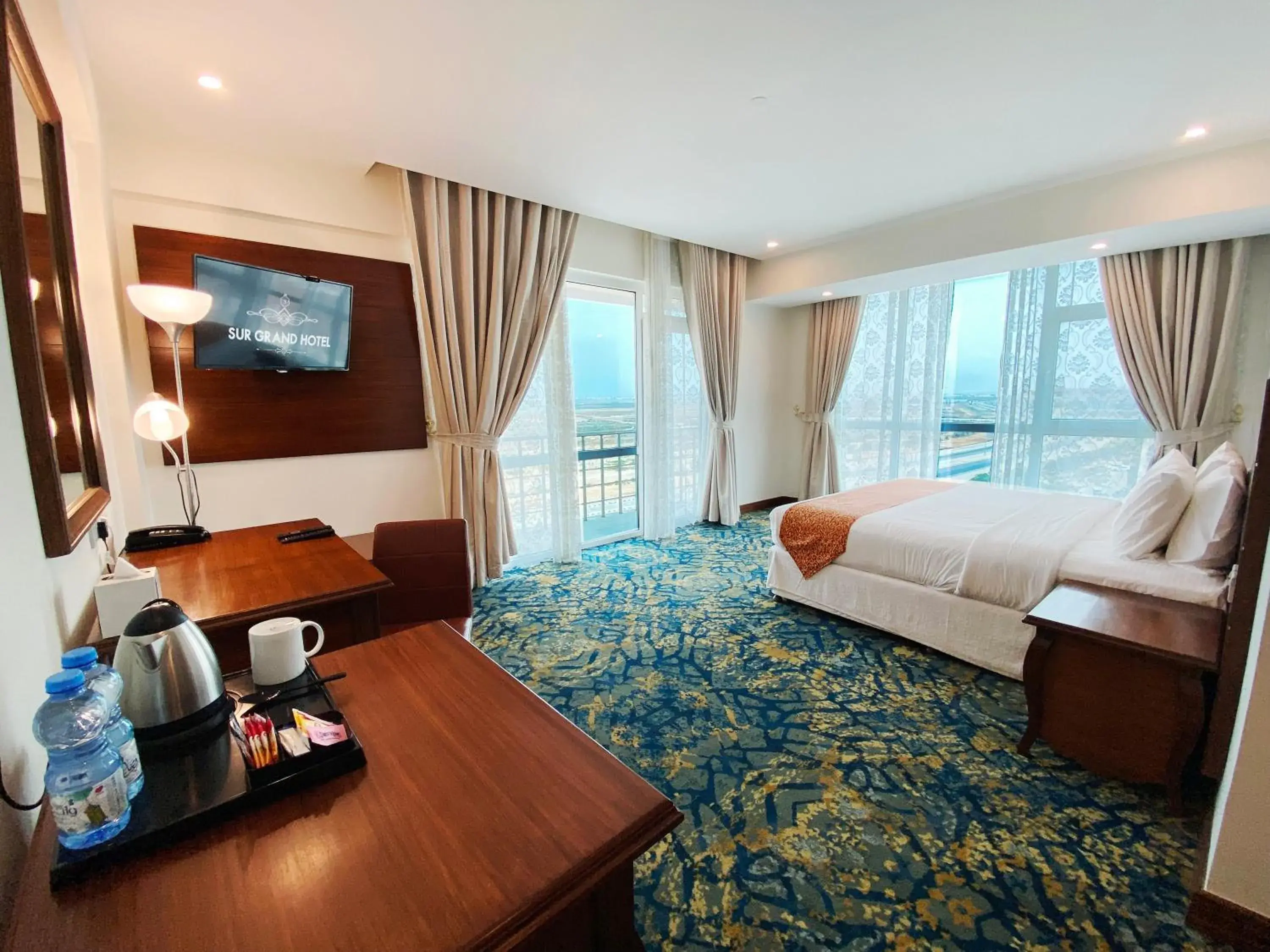 Executive Room with Balcony and Sea View in Sur Grand Hotel