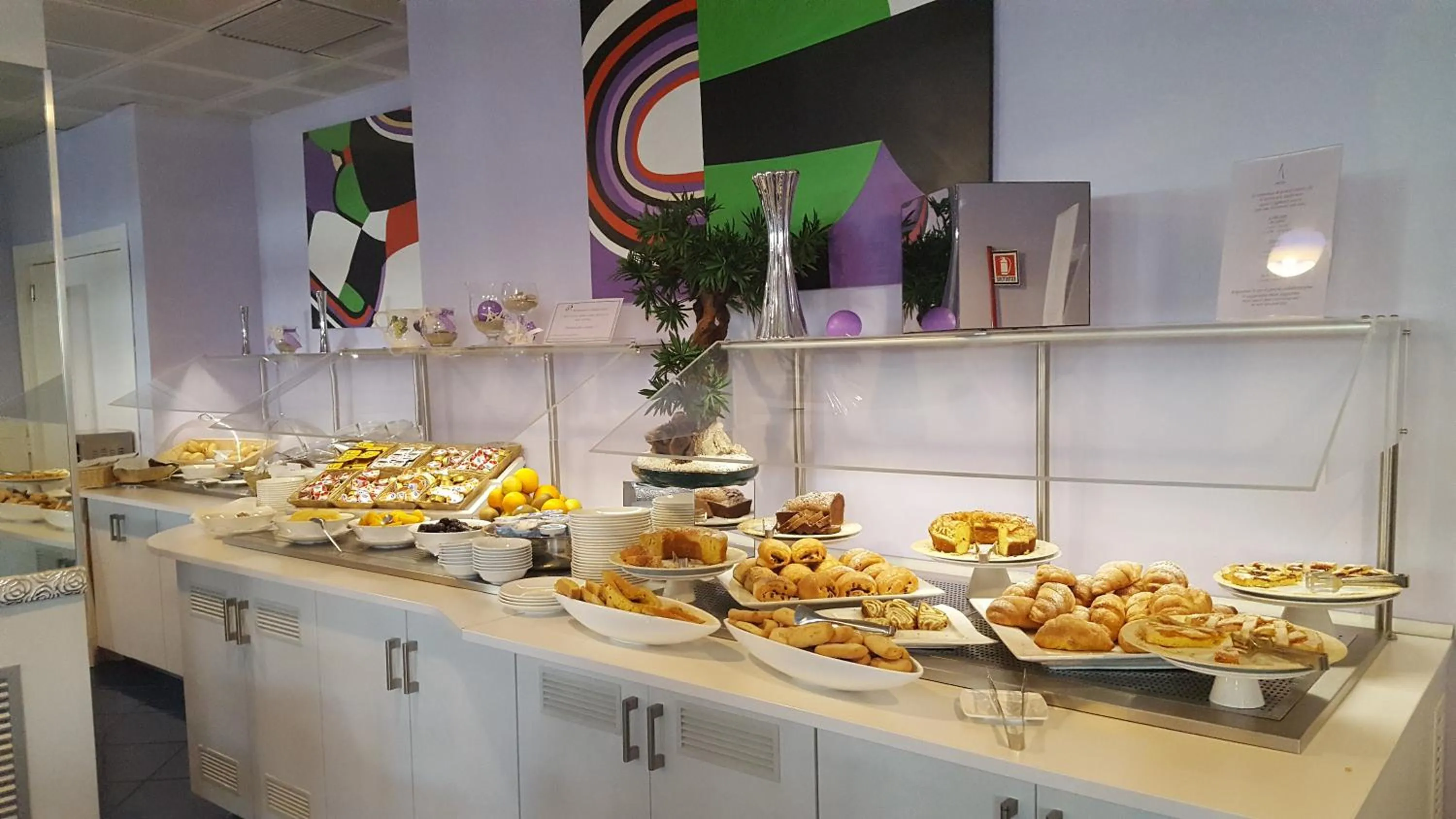 Breakfast in Aurea Hotel