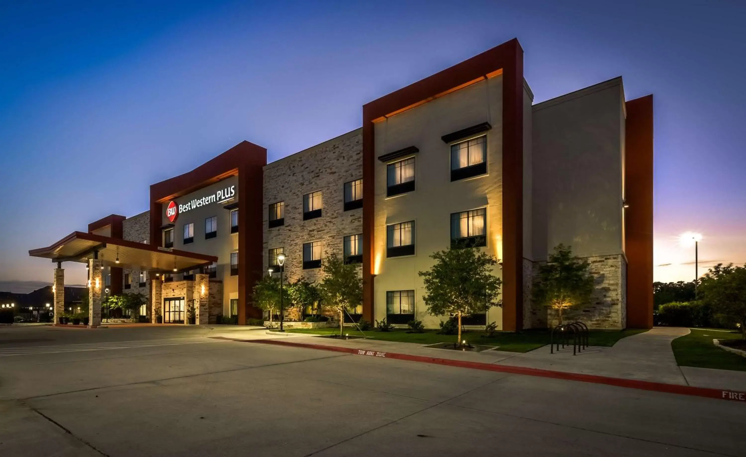 Property Building in Best Western Plus College Station Inn & Suites