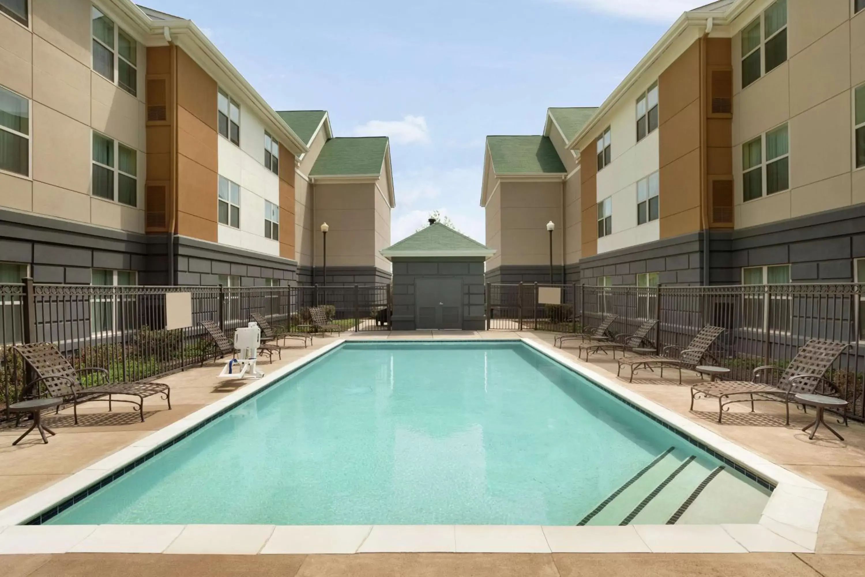 Swimming Pool in Homewood Suites by Hilton Dulles-North Loudoun
