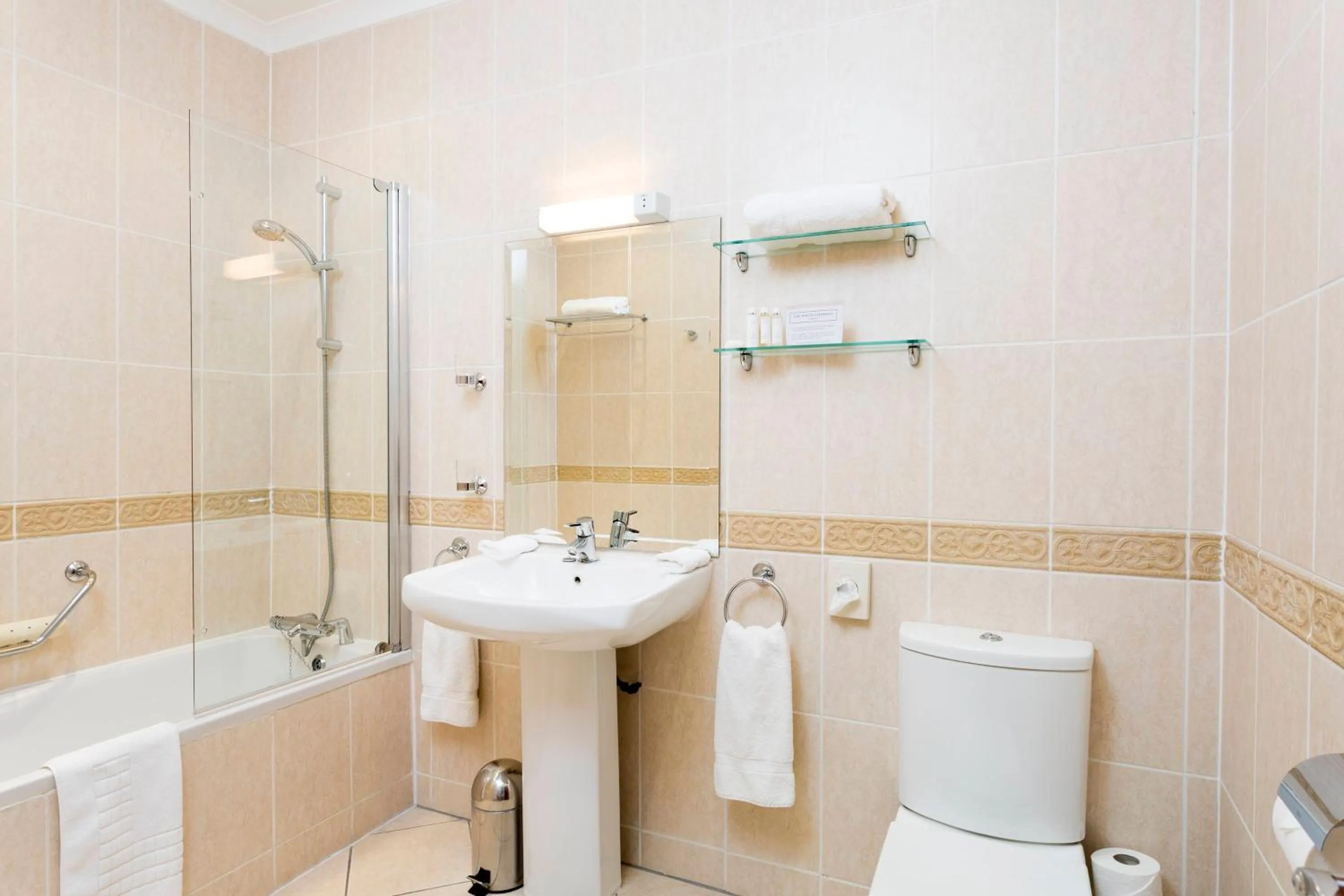 Shower in The Savoy Jersey