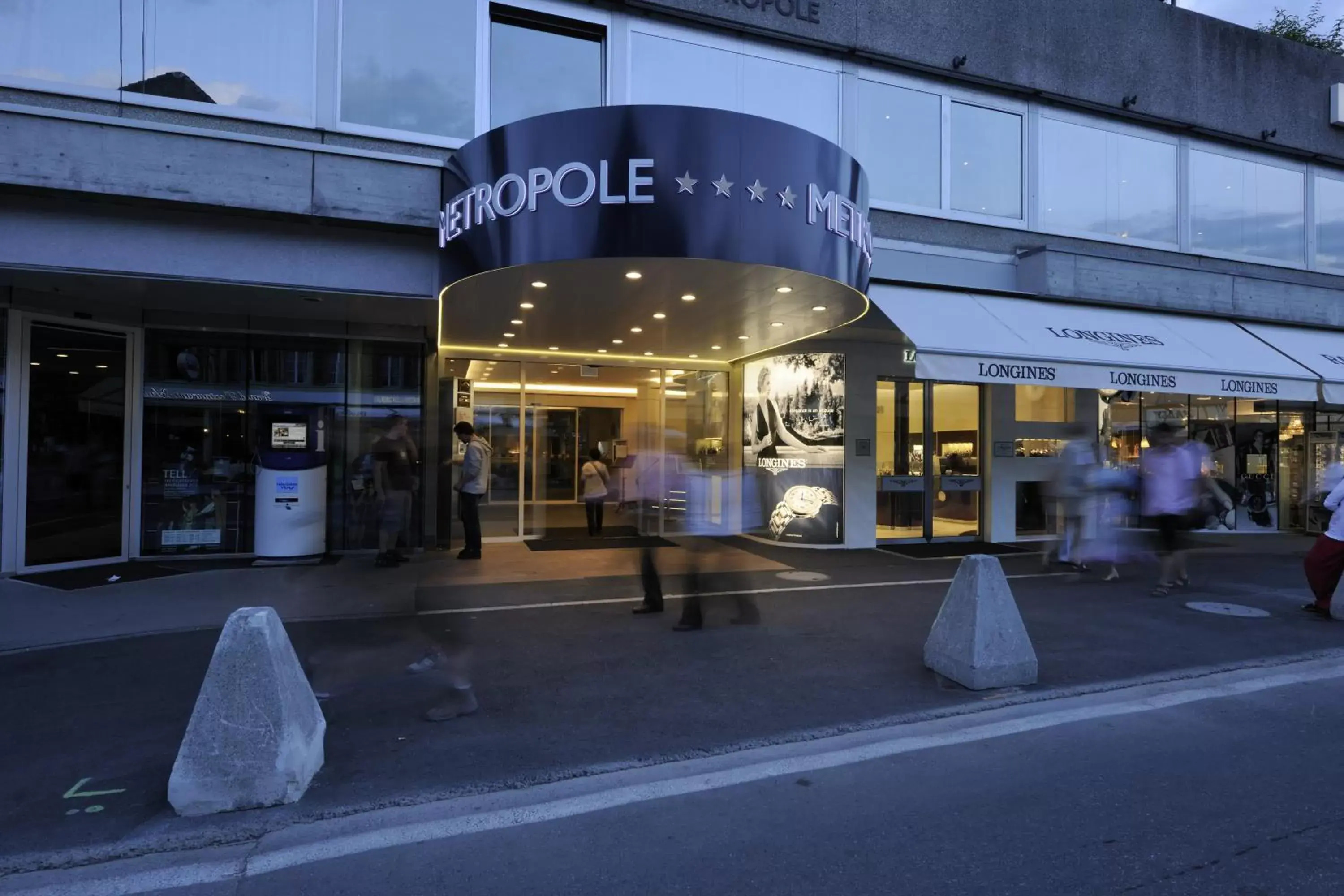 Facade/entrance in Metropole Swiss Quality Hotel
