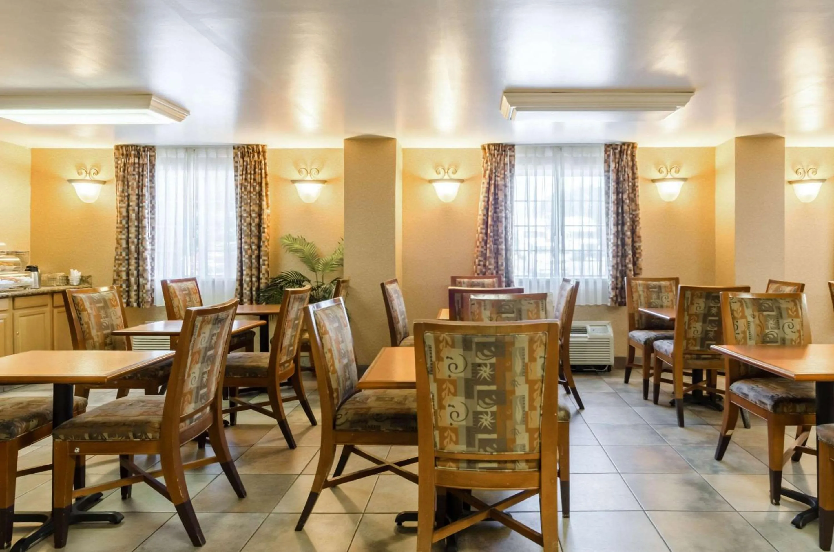 Restaurant/places to eat in Quality Inn Chicopee-Springfield