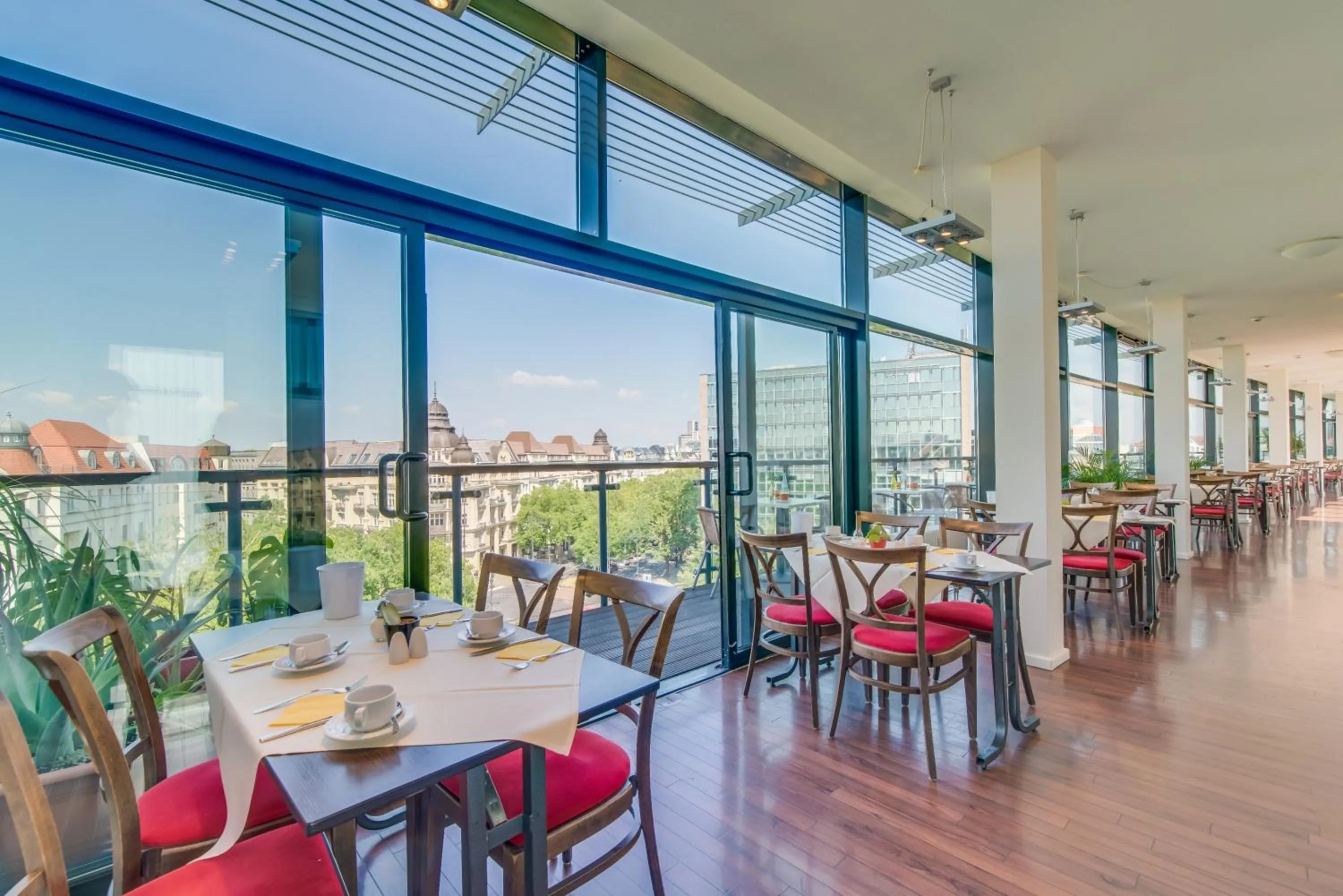 Restaurant/places to eat in Come Inn Berlin Kurfürstendamm