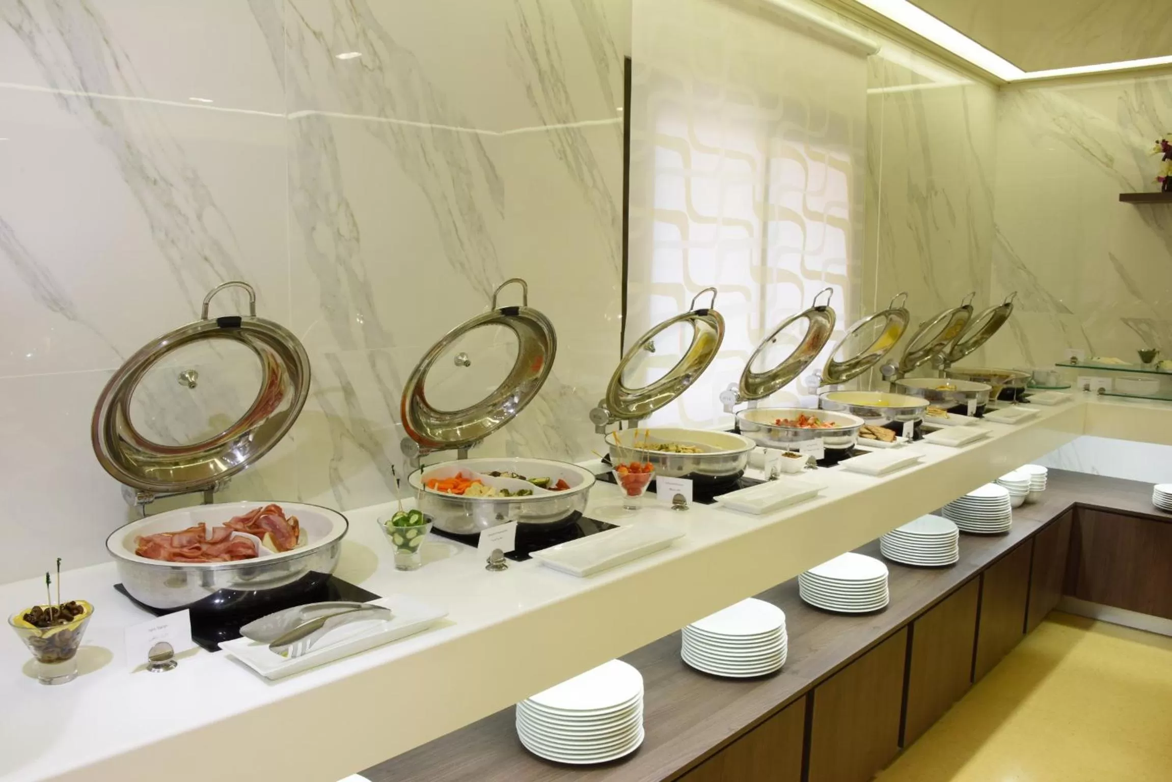 Restaurant/places to eat in Ramada by Wyndham Downtown Beirut