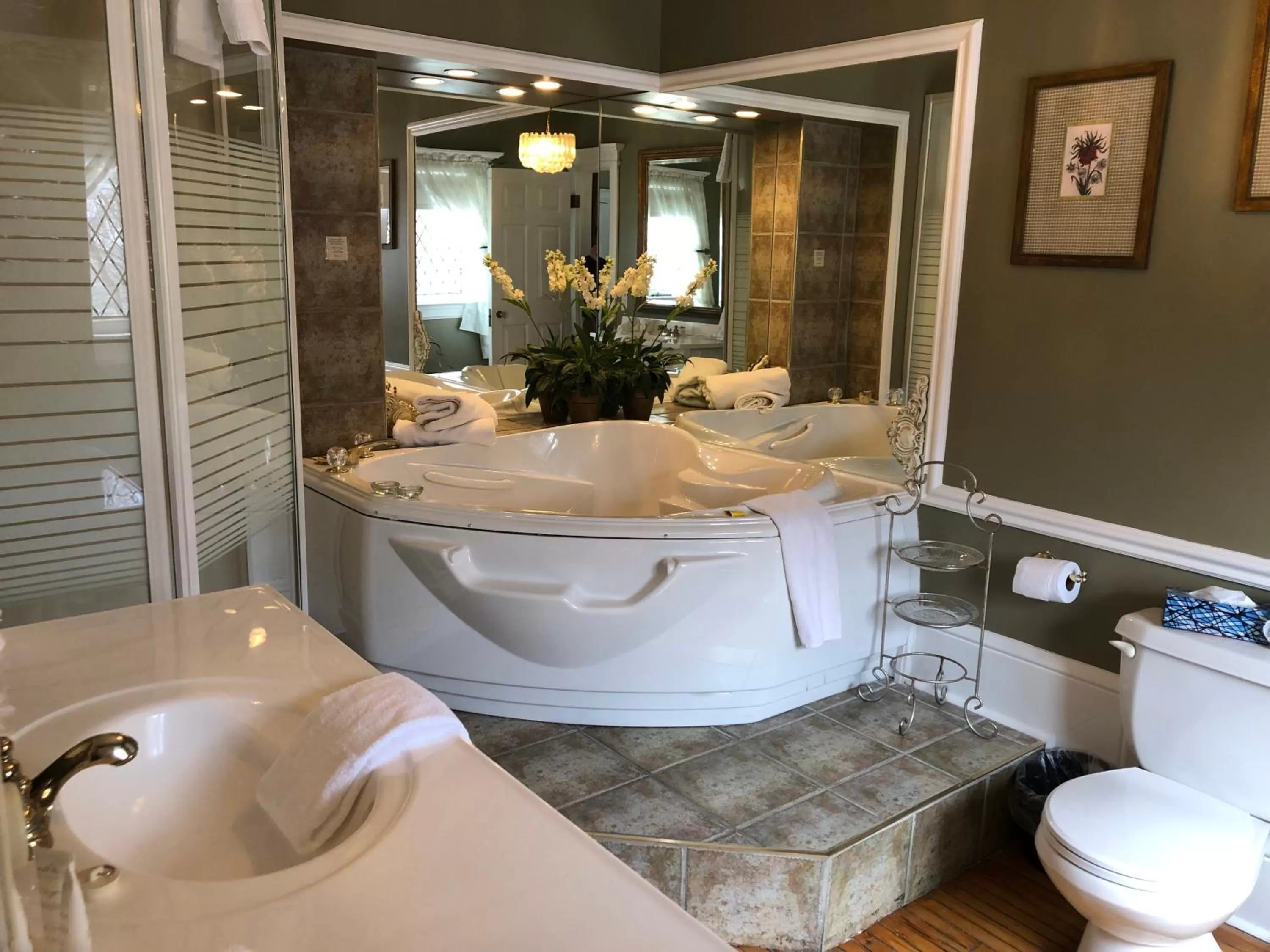 Bathroom in Leaside Manor