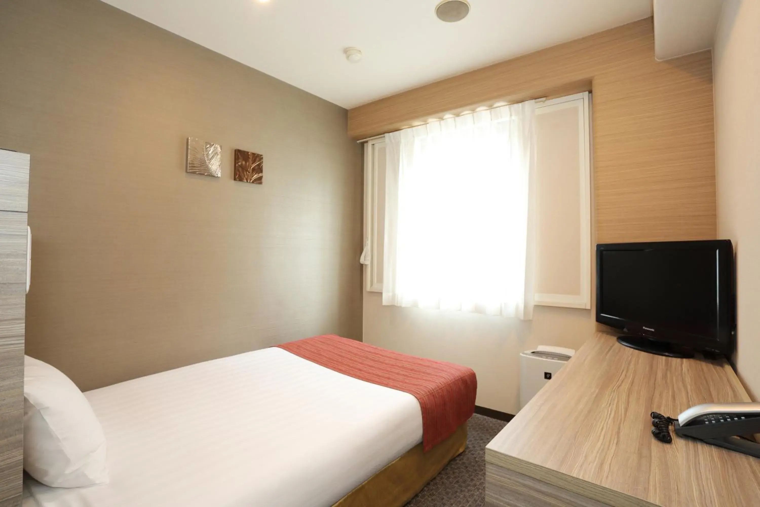 Economy Double Room - Smoking in Smile Hotel Kawaguchi