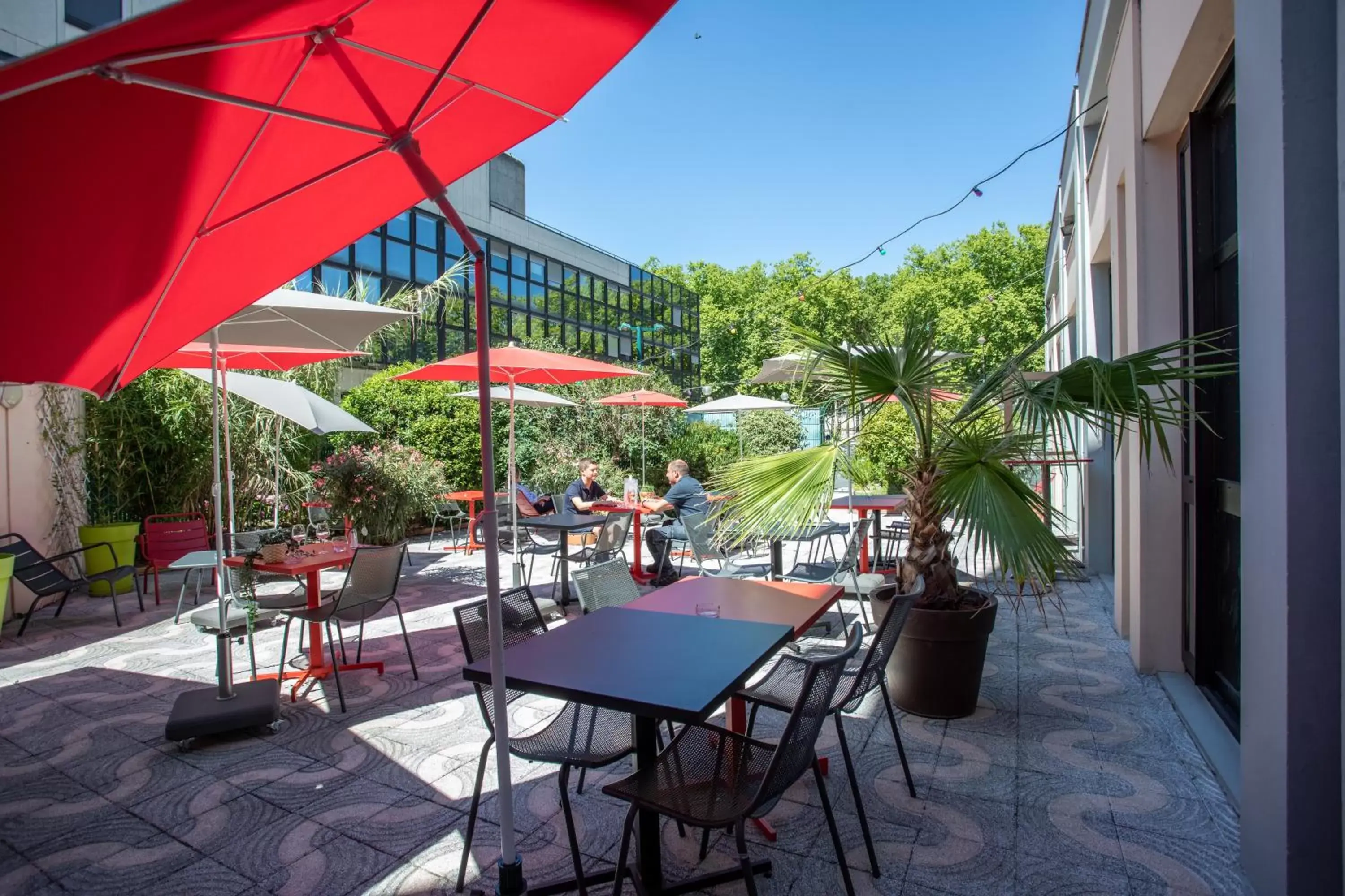 Patio in ibis Bourges Centre