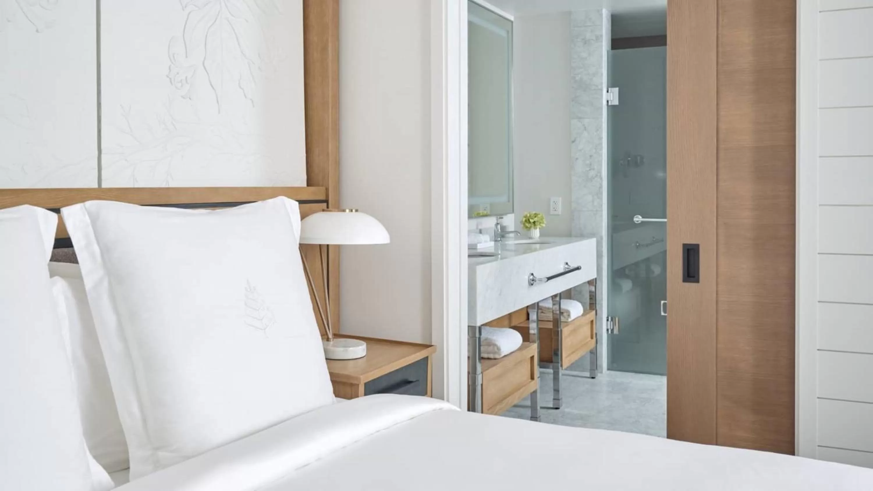 Bed in Four Seasons New Orleans