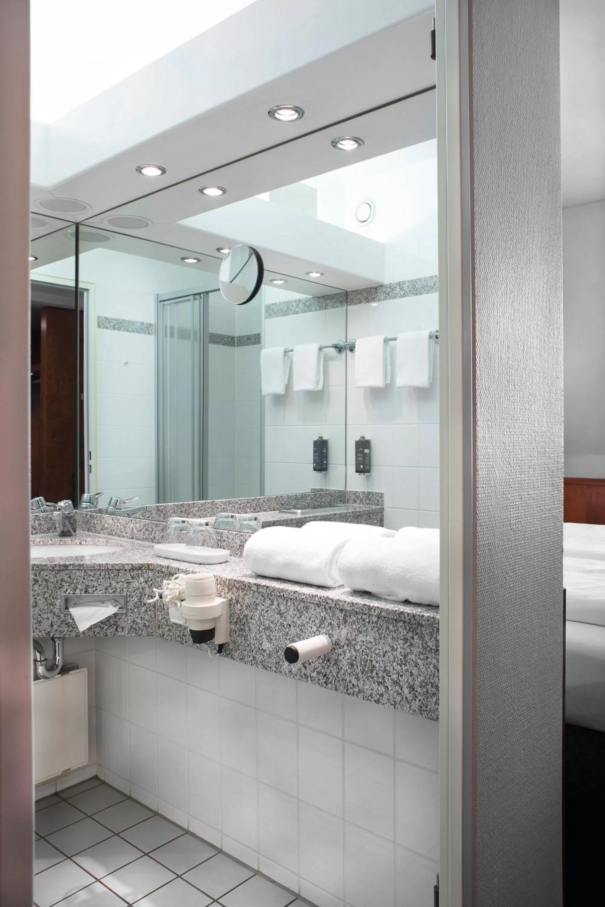 Bathroom in Seminaris Hotel Leipzig