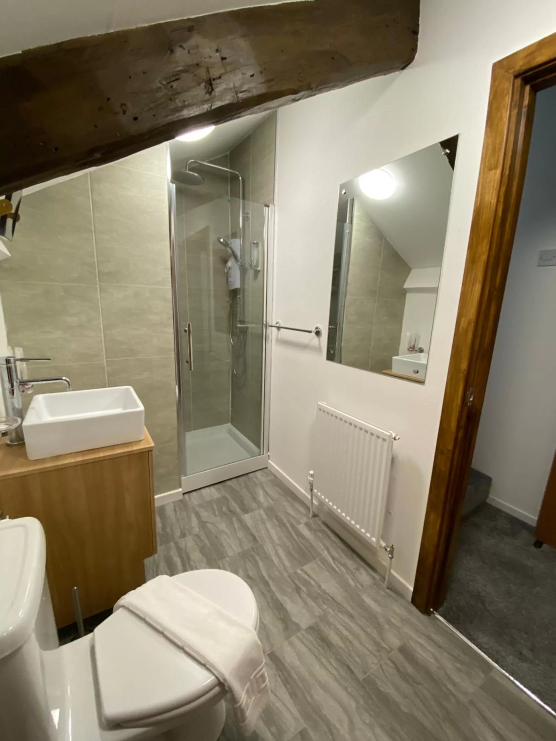 Shower, Bathroom in The Crossroads Inn