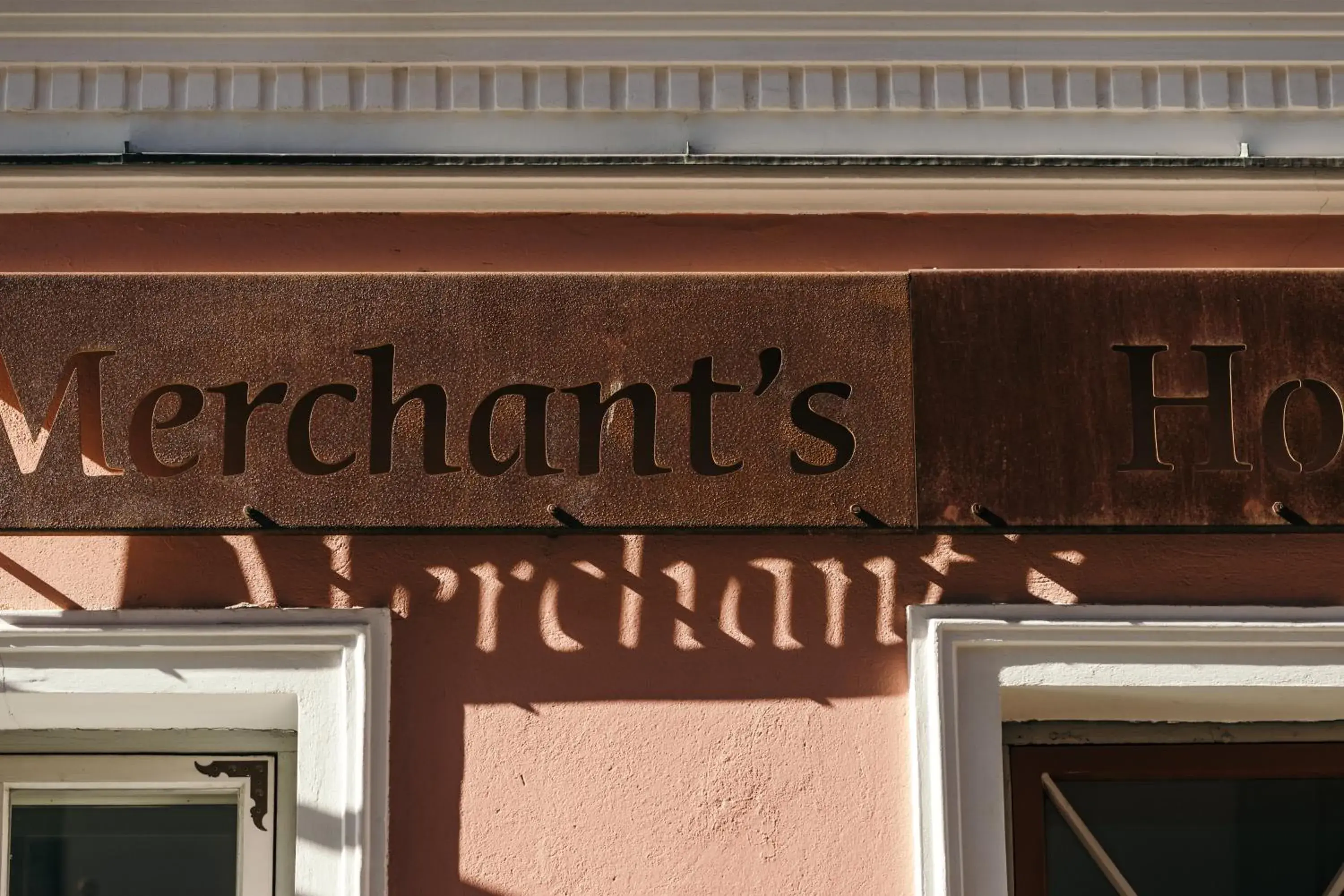 Facade/entrance in Merchants House Hotel