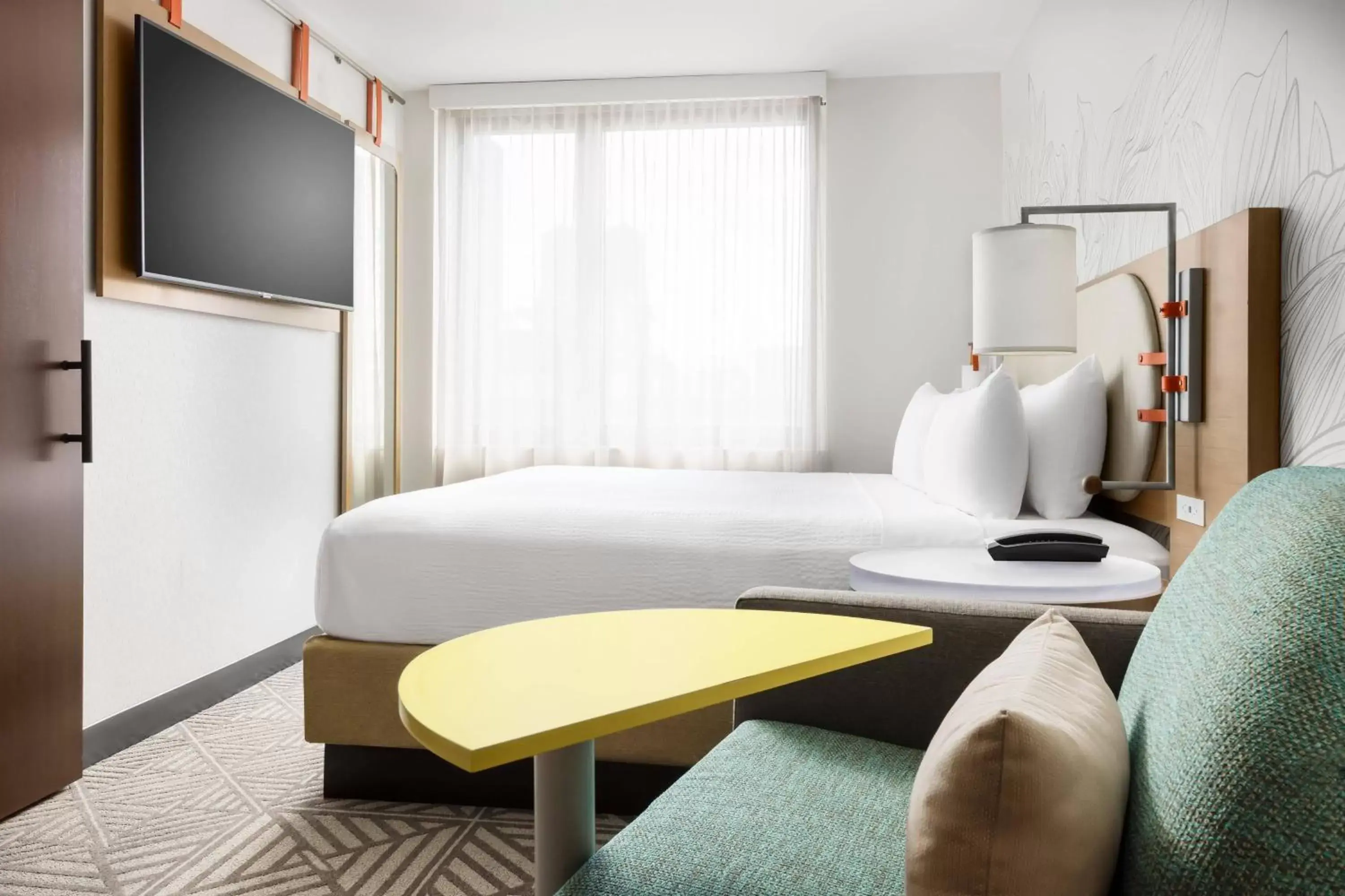 Bedroom, TV/Entertainment Center in SpringHill Suites by Marriott New York Manhattan Chelsea