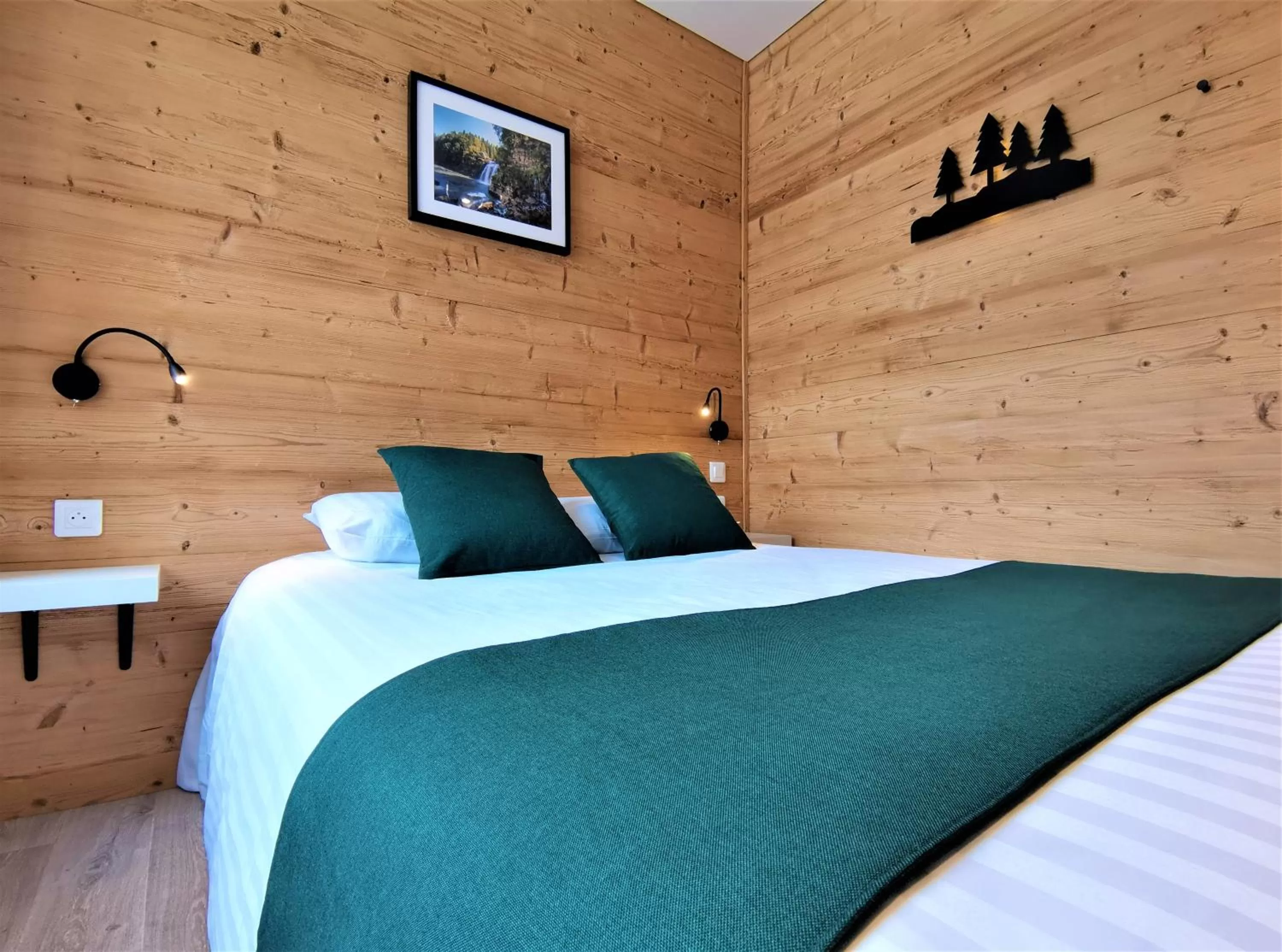 Photo of the whole room, Bed in Hotel Les Montagnards