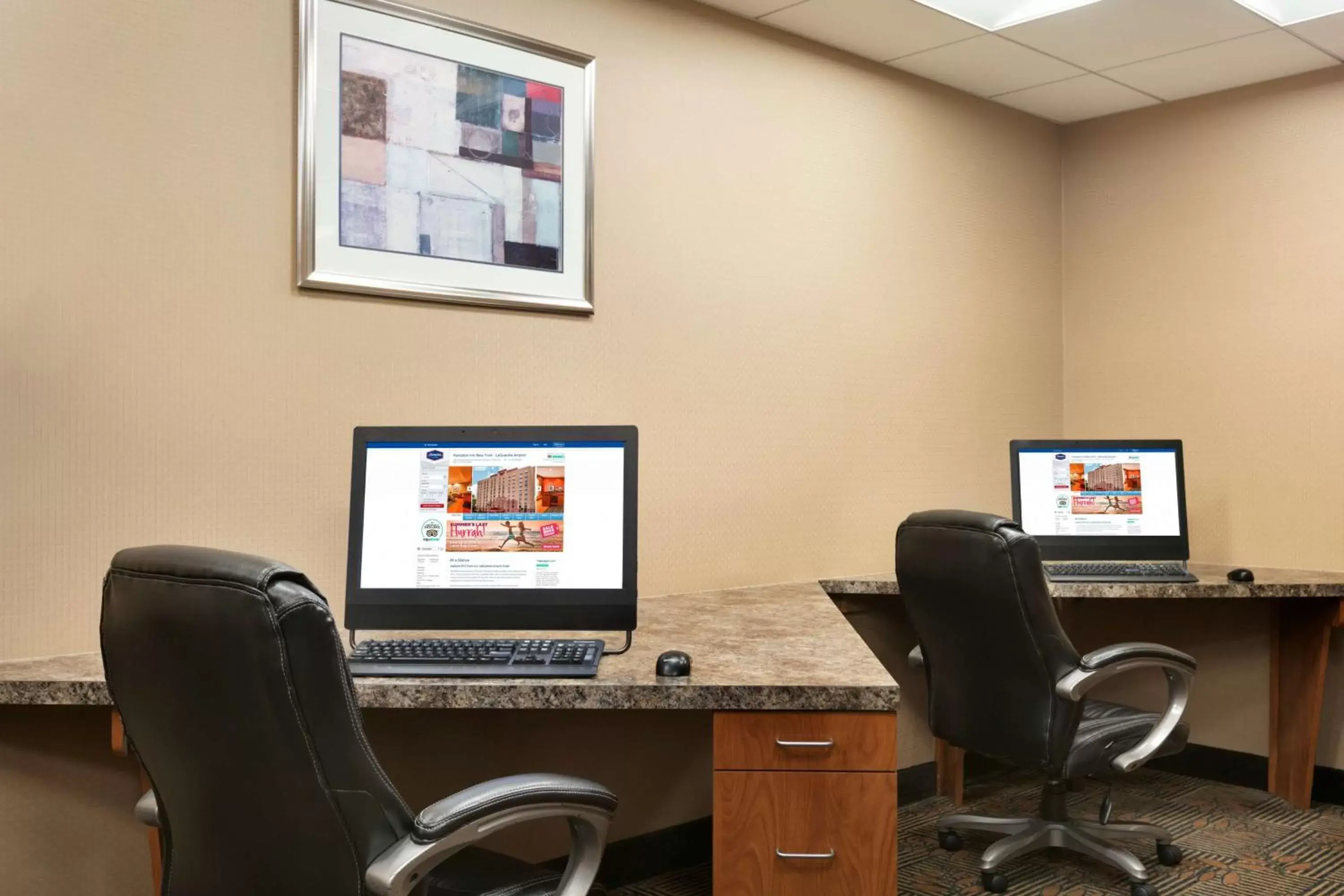 Business facilities, Business Area/Conference Room in Hampton Inn New York - LaGuardia Airport