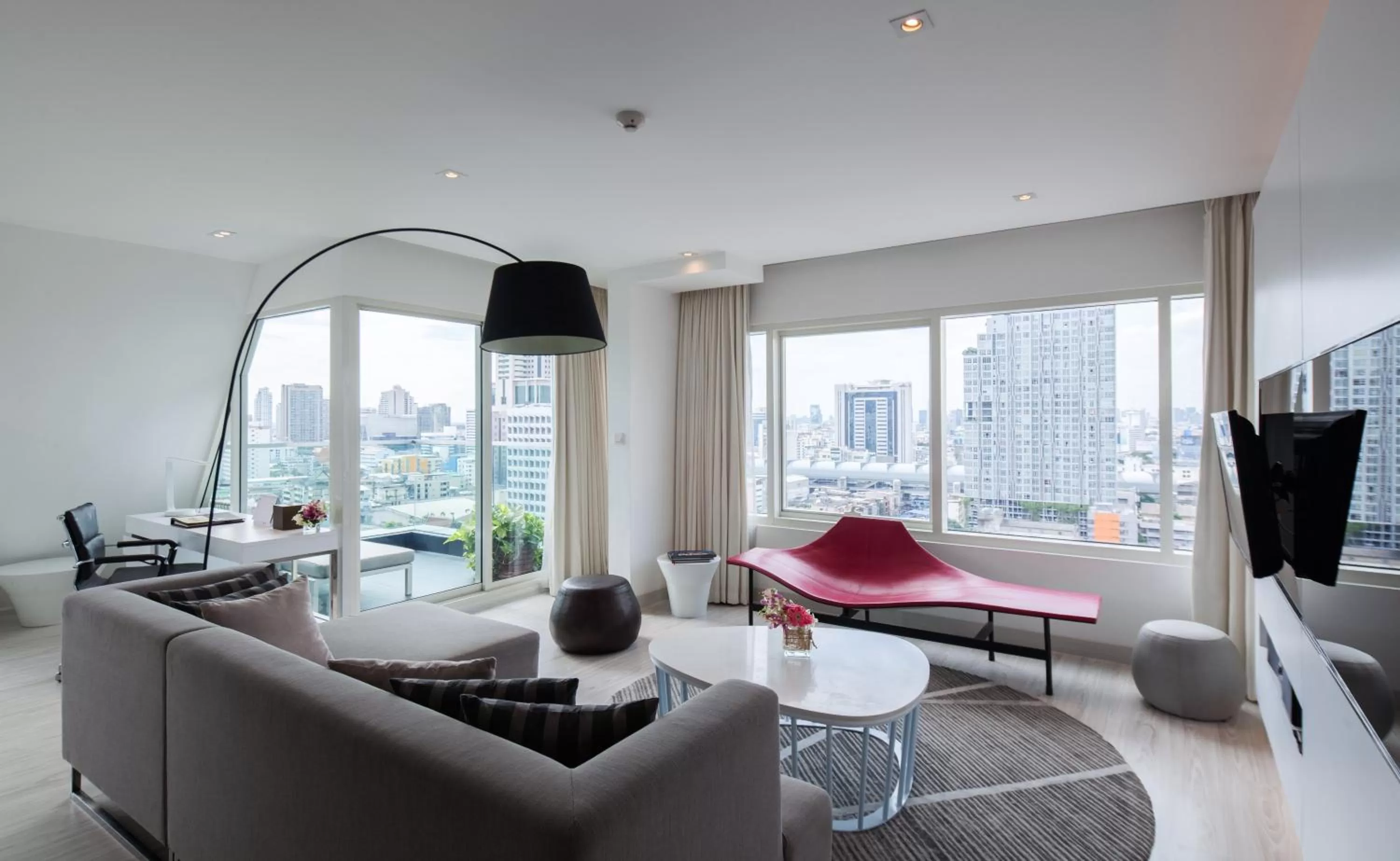 Photo of the whole room in Centara Watergate Pavilion Hotel Bangkok