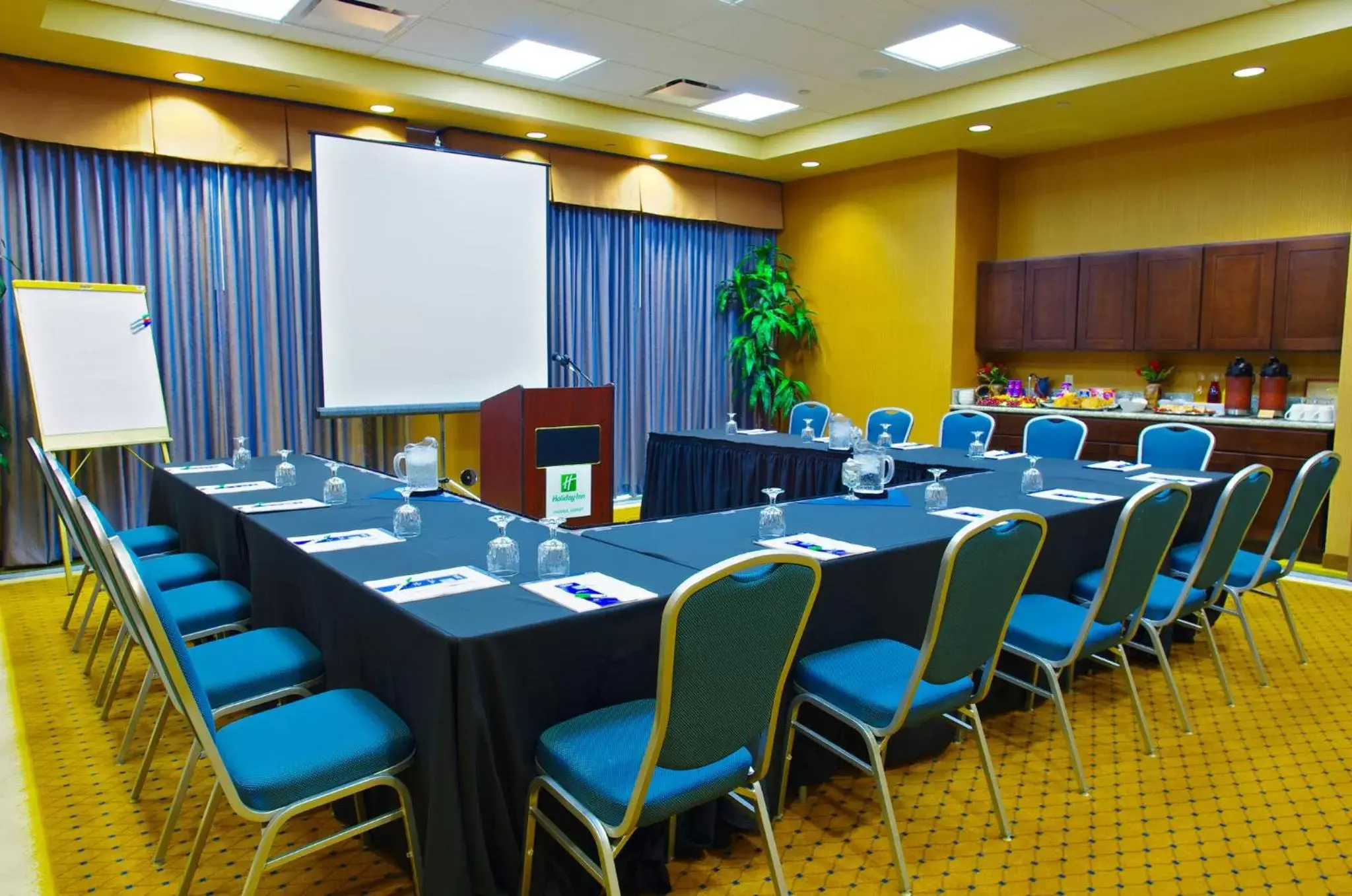 Meeting/conference room, Business Area/Conference Room in Holiday Inn Phoenix Airport, an IHG Hotel