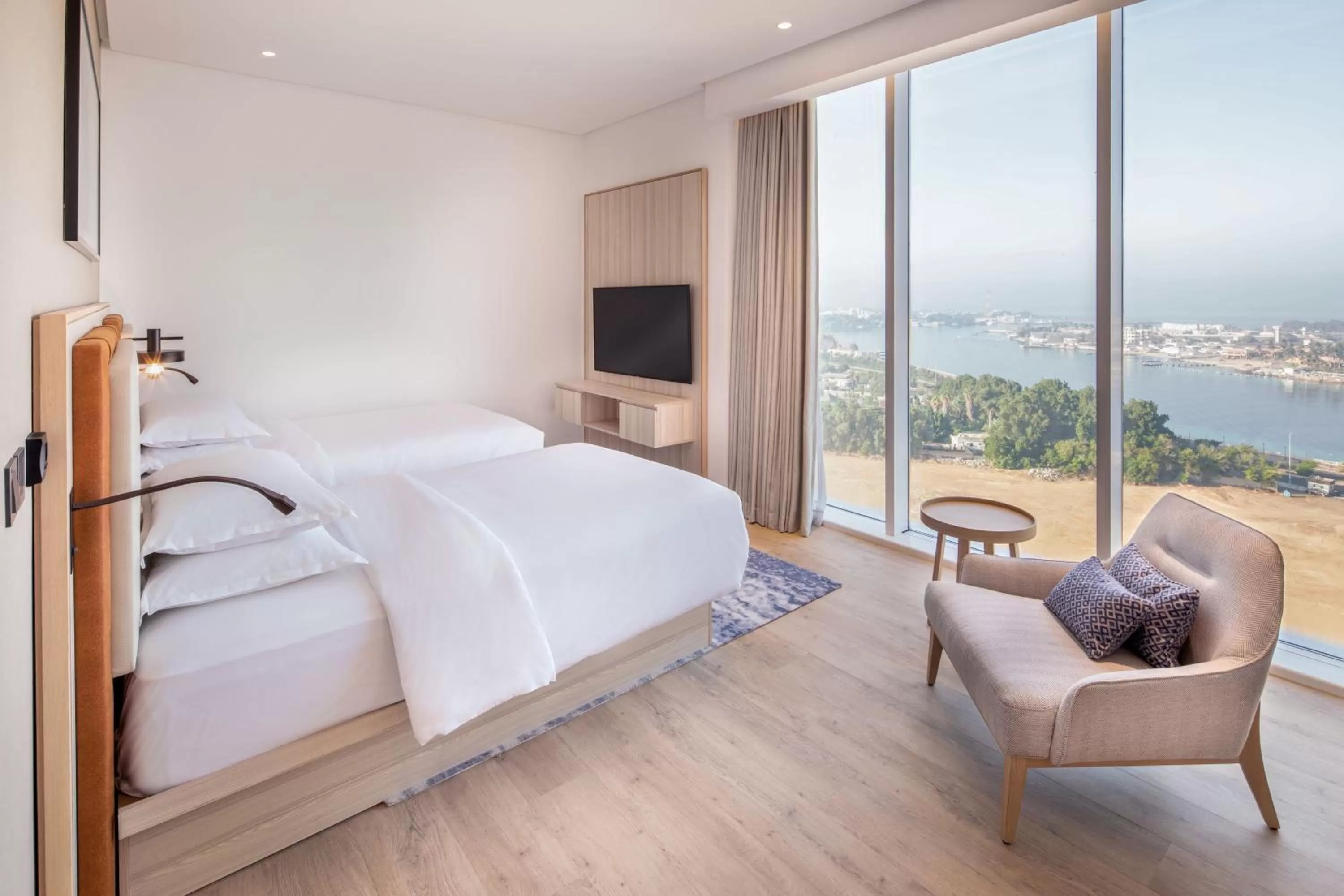 Photo of the whole room, Bed in Four Points by Sheraton Jeddah Corniche