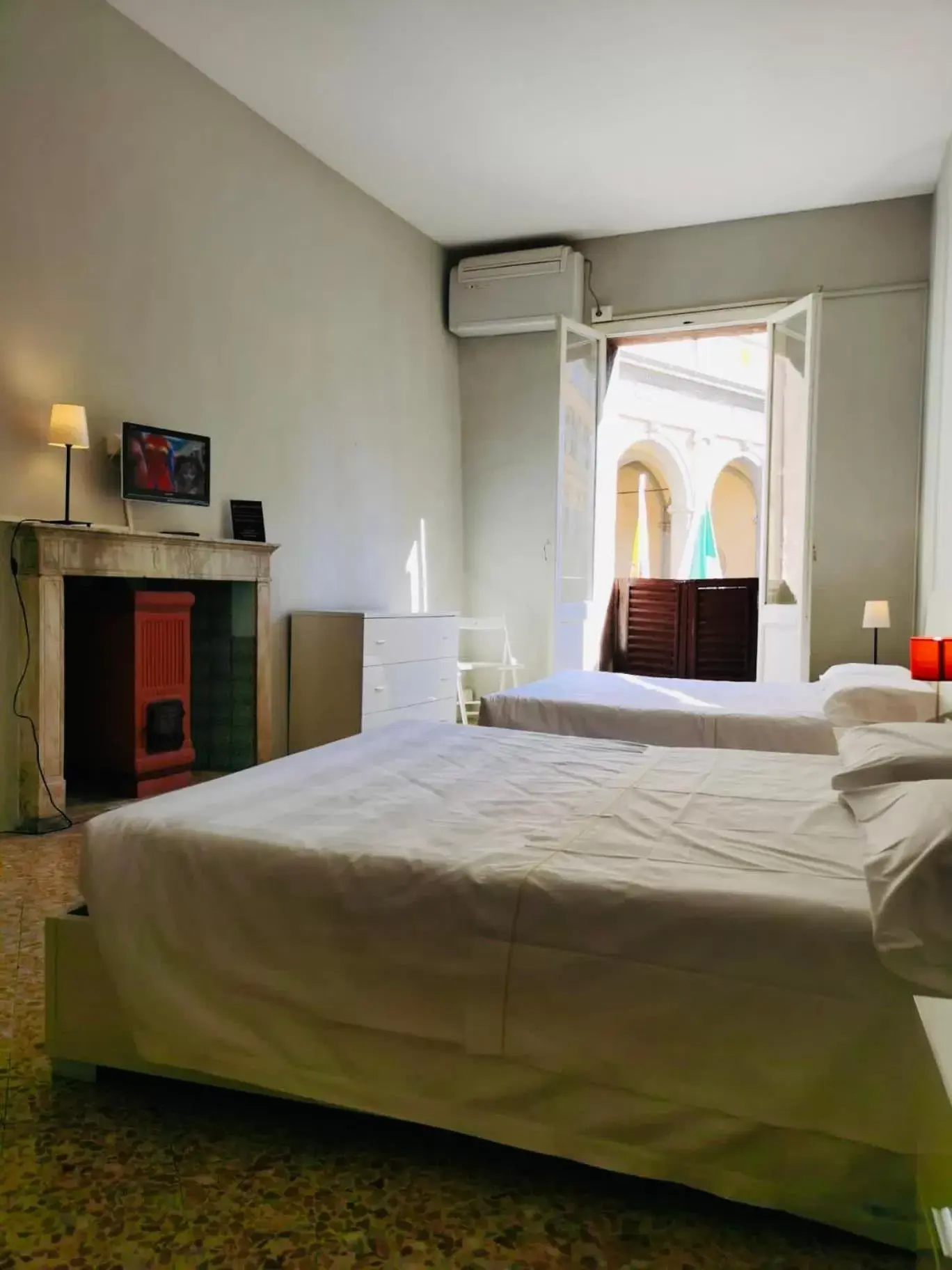 Bed in Hotel La Perla
