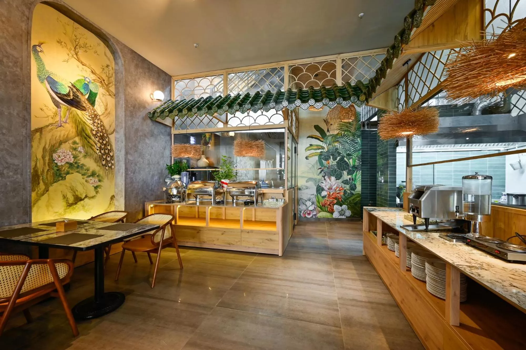 Restaurant/places to eat in La Opera Saigon Hotel