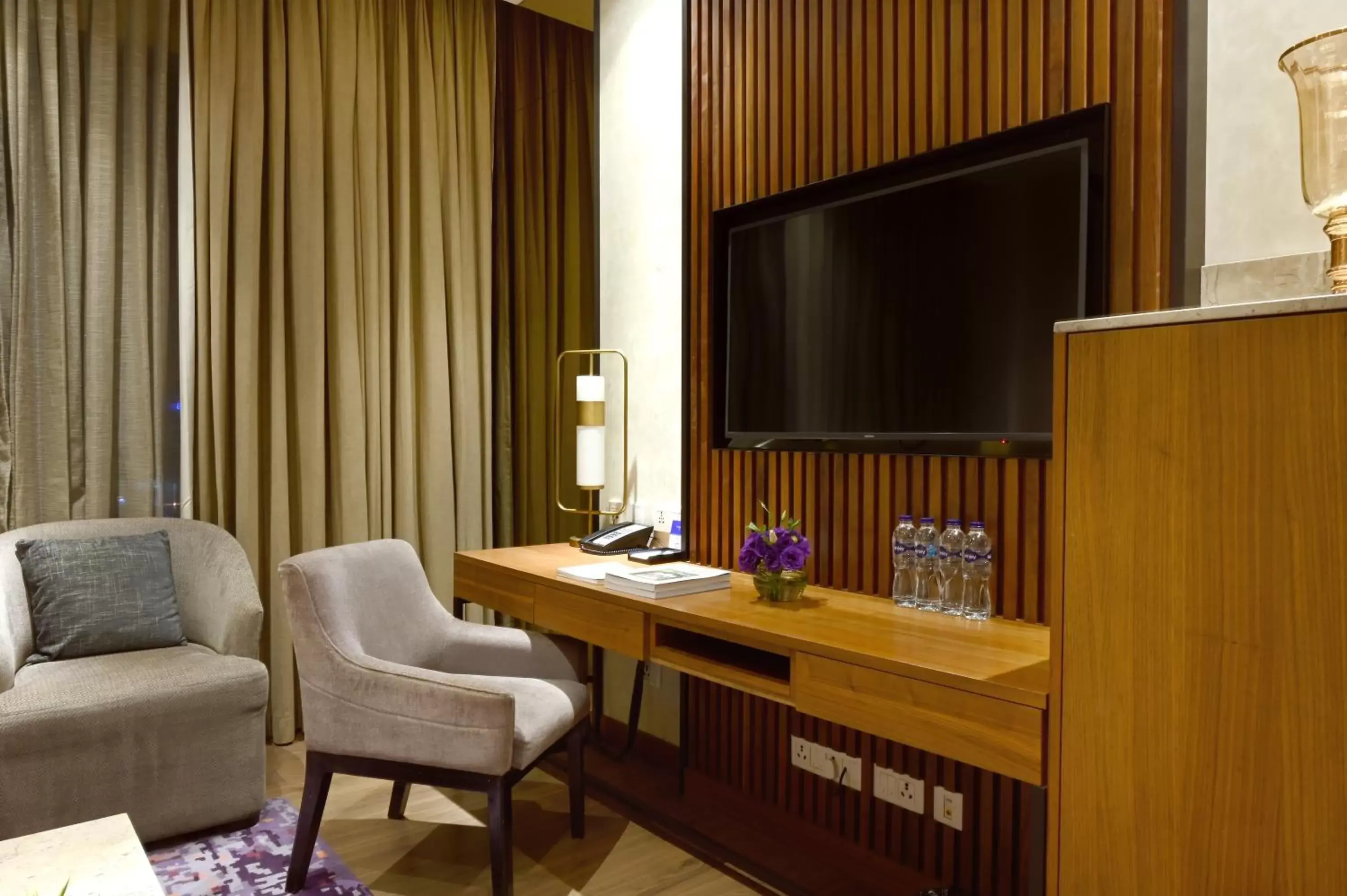 TV and multimedia, TV/Entertainment Center in Vivanta Kolkata EM Bypass