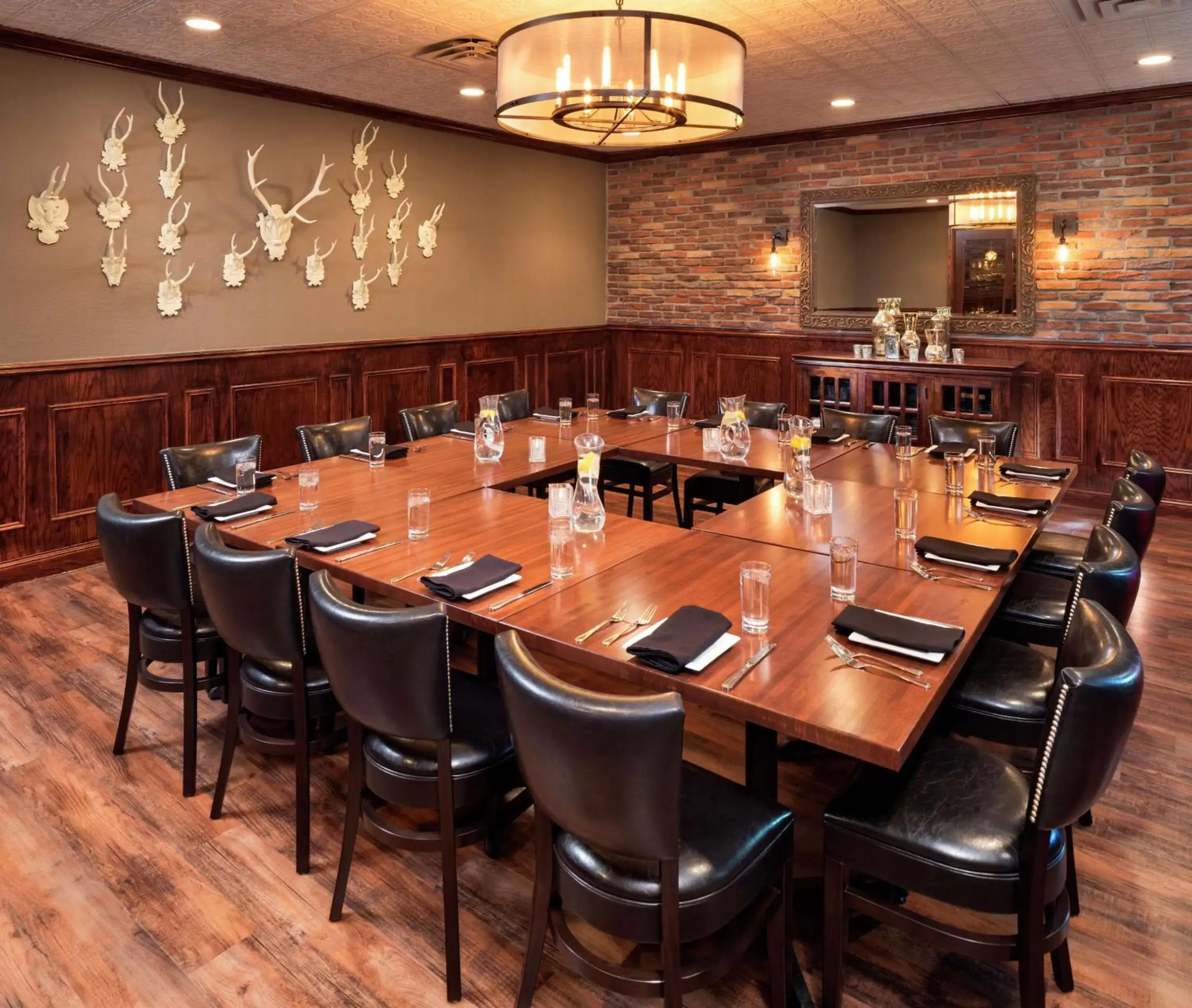 Restaurant/Places to Eat in DoubleTree by Hilton Roseville Minneapolis