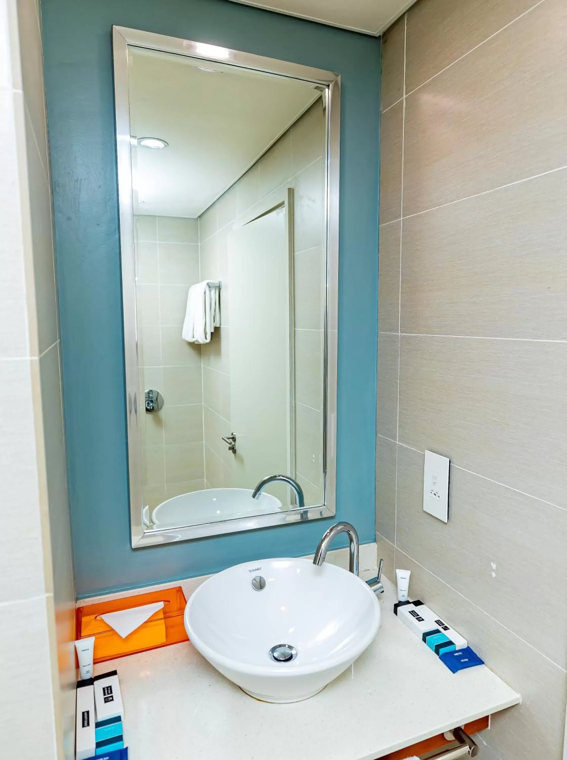 Bathroom in Park Inn by Radisson, Kigali